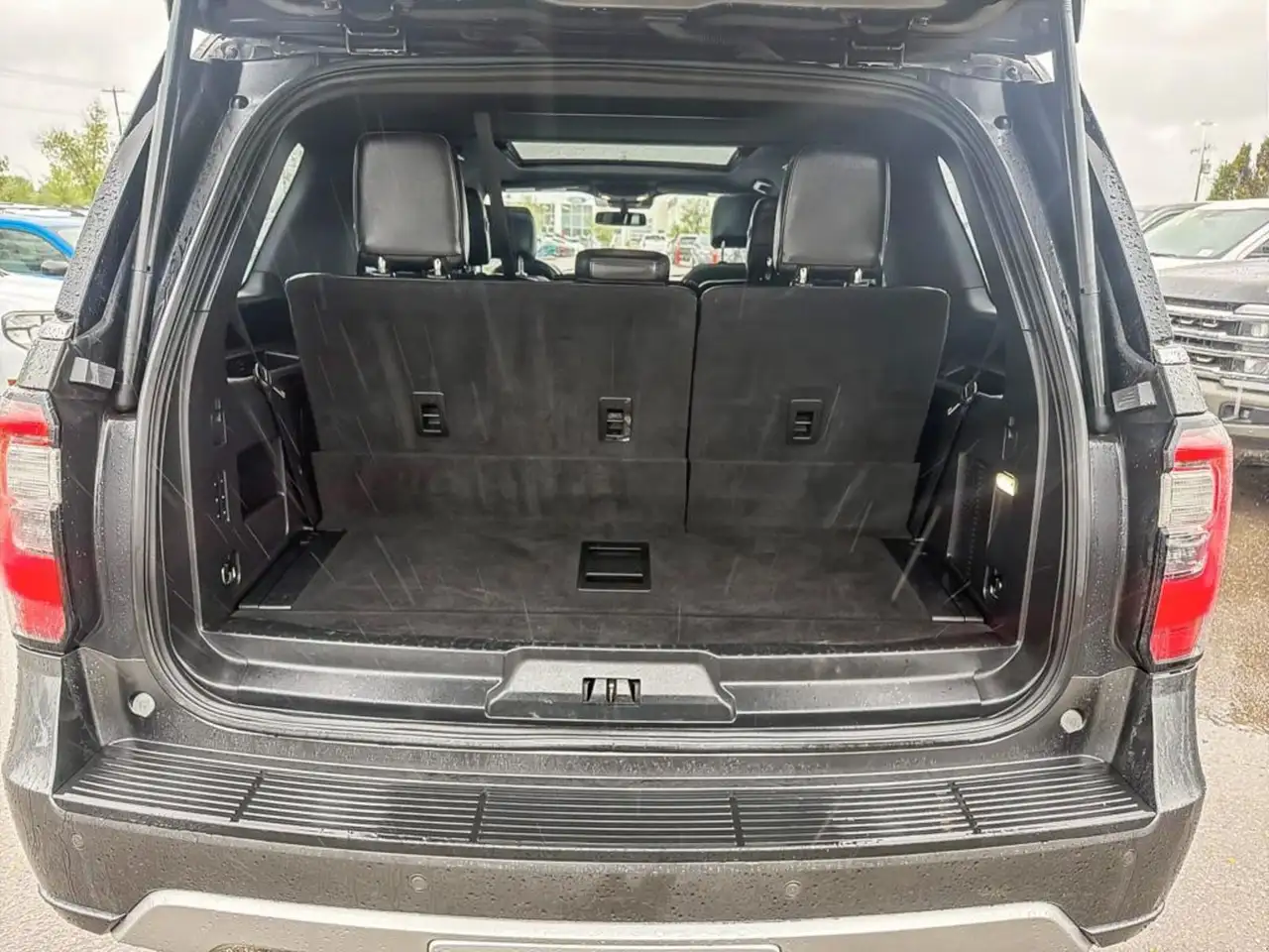 Ford Expedition снимка Ford Expedition