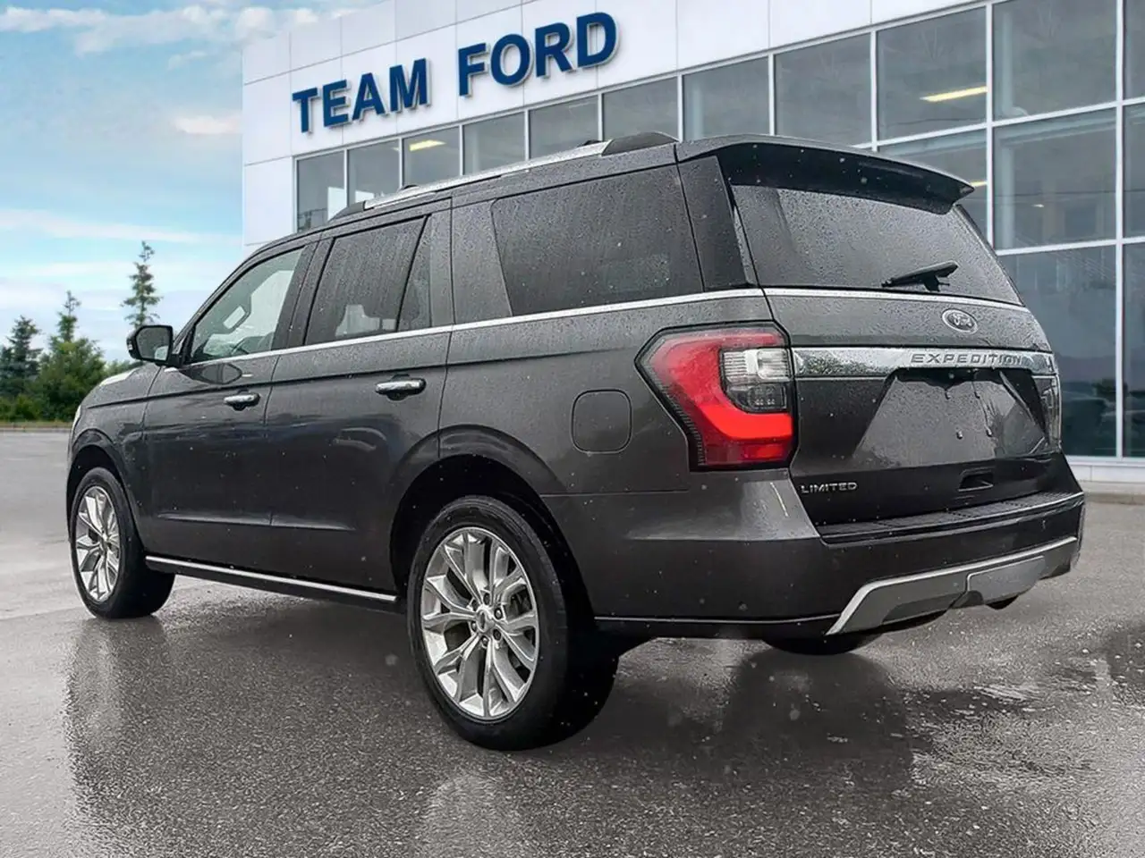 Ford Expedition снимка Ford Expedition
