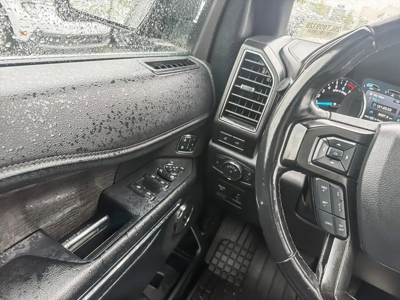 Ford Expedition снимка Ford Expedition