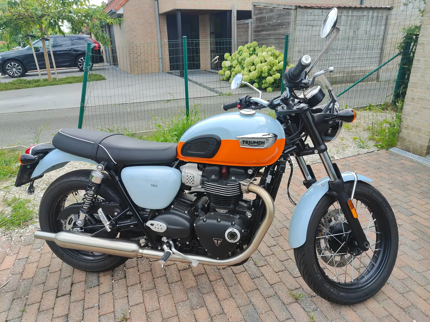 Triumph Bonneville T100 - 1