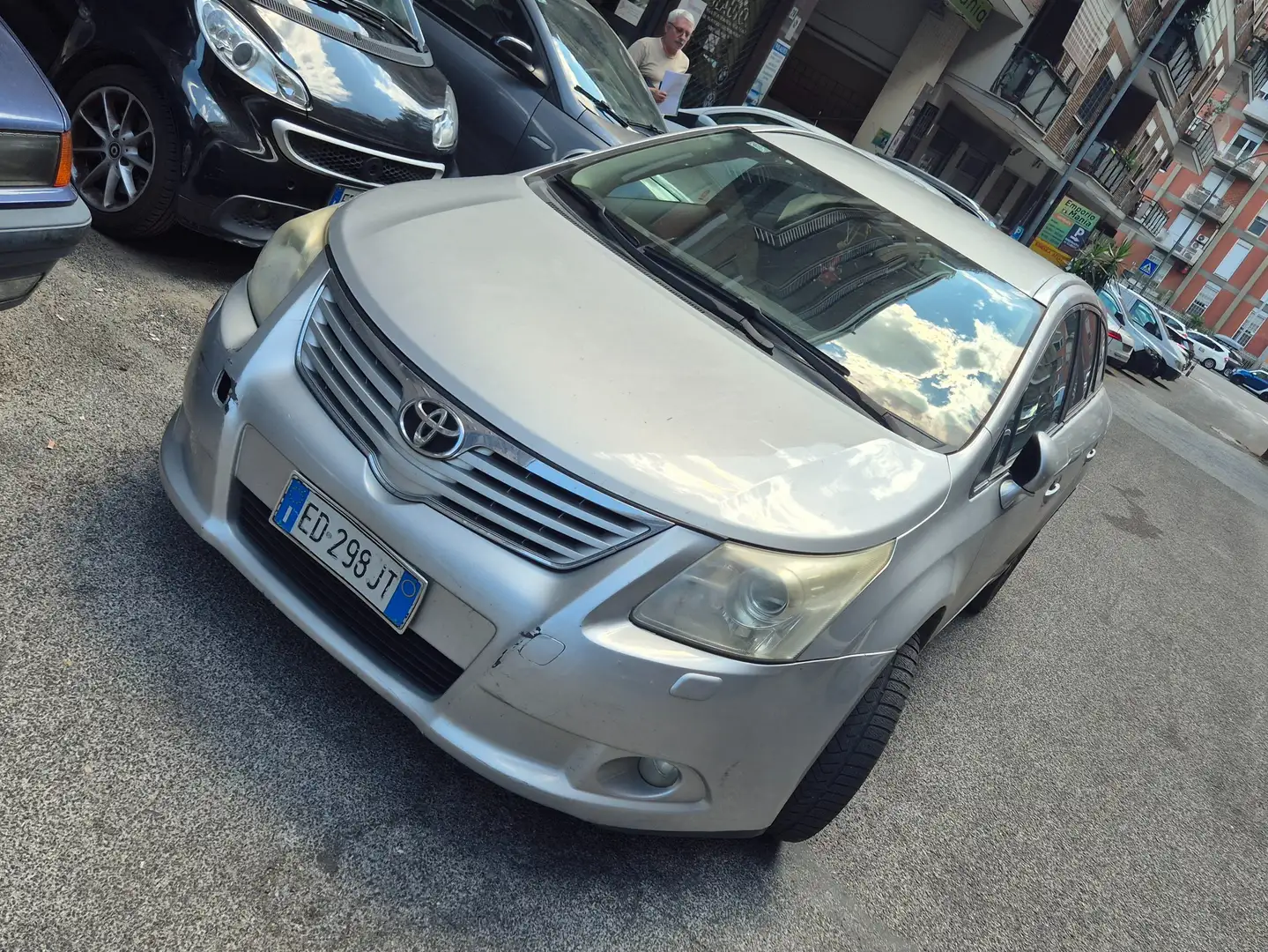 Toyota Avensis 2.2 D-4D SW diesel euro 5 Šedá - 1