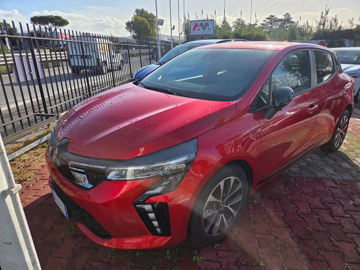 Mitsubishi Colt 1.0L 65 CV Invite Rosso - 1