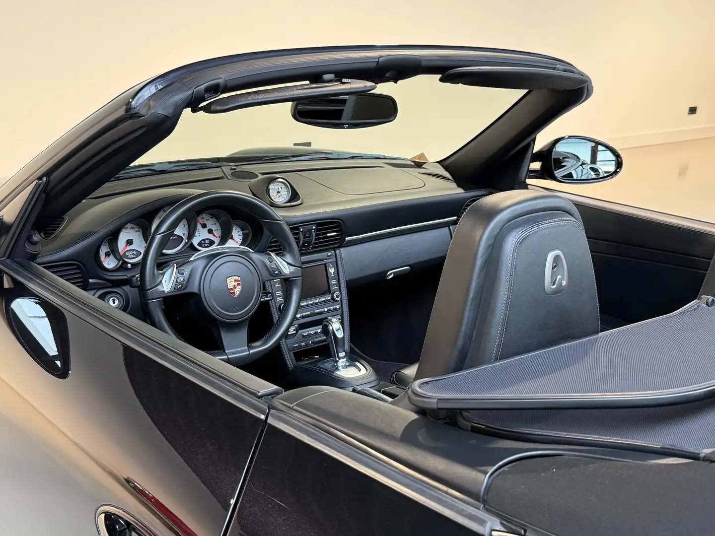 Porsche 997 Turbo S Cabriolet First paint C00 Noir - 1