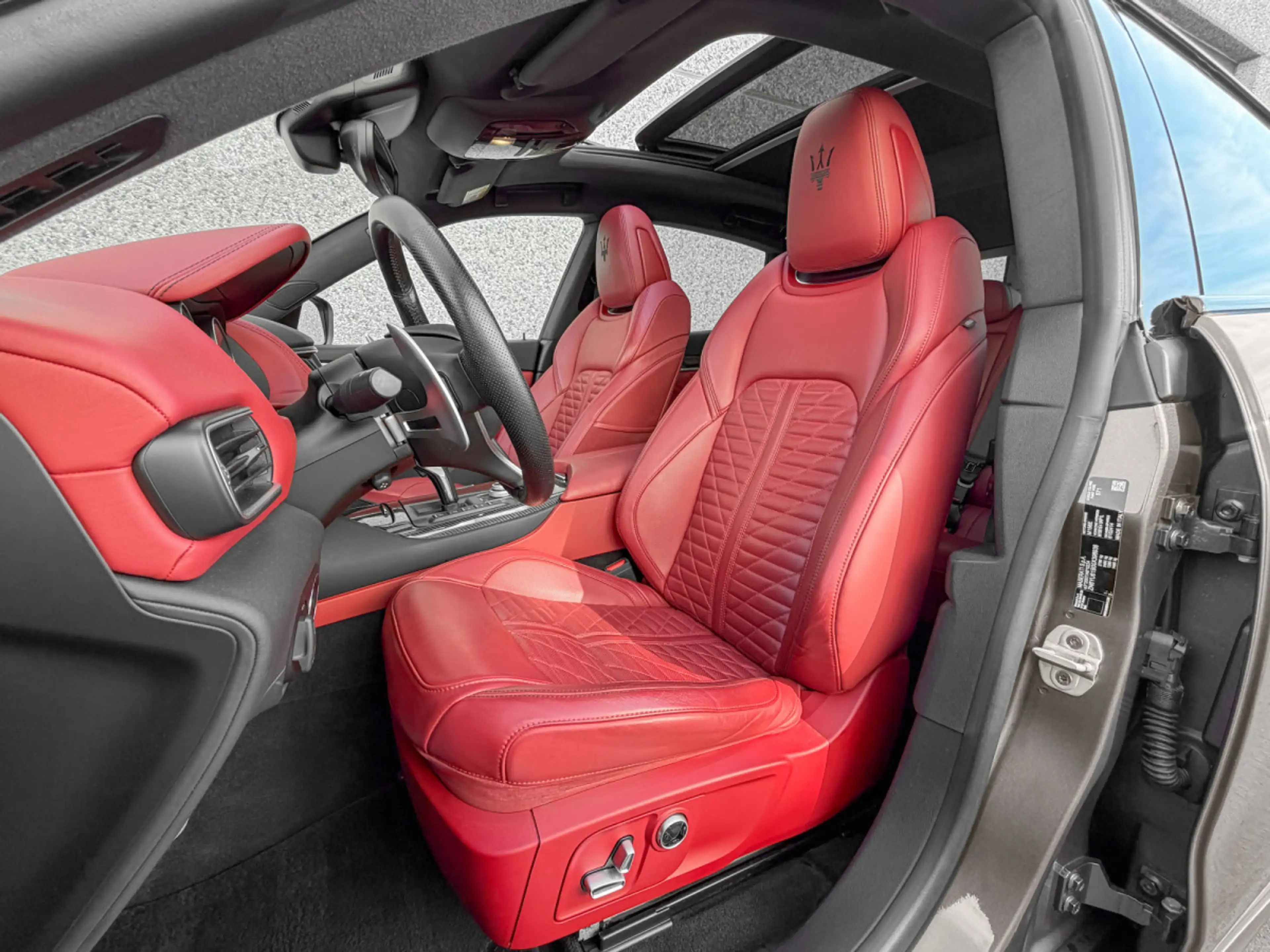 Maserati Levante Levante Modena S 3.0 V6 /PANO/ACC/360°/LUFT/Carbon — photo 10