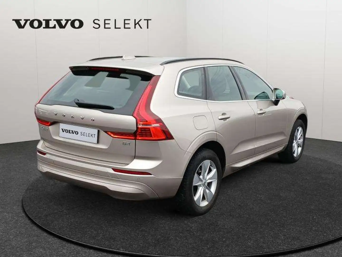 Volvo XC60 B4 Core / Essence Béžová - 2
