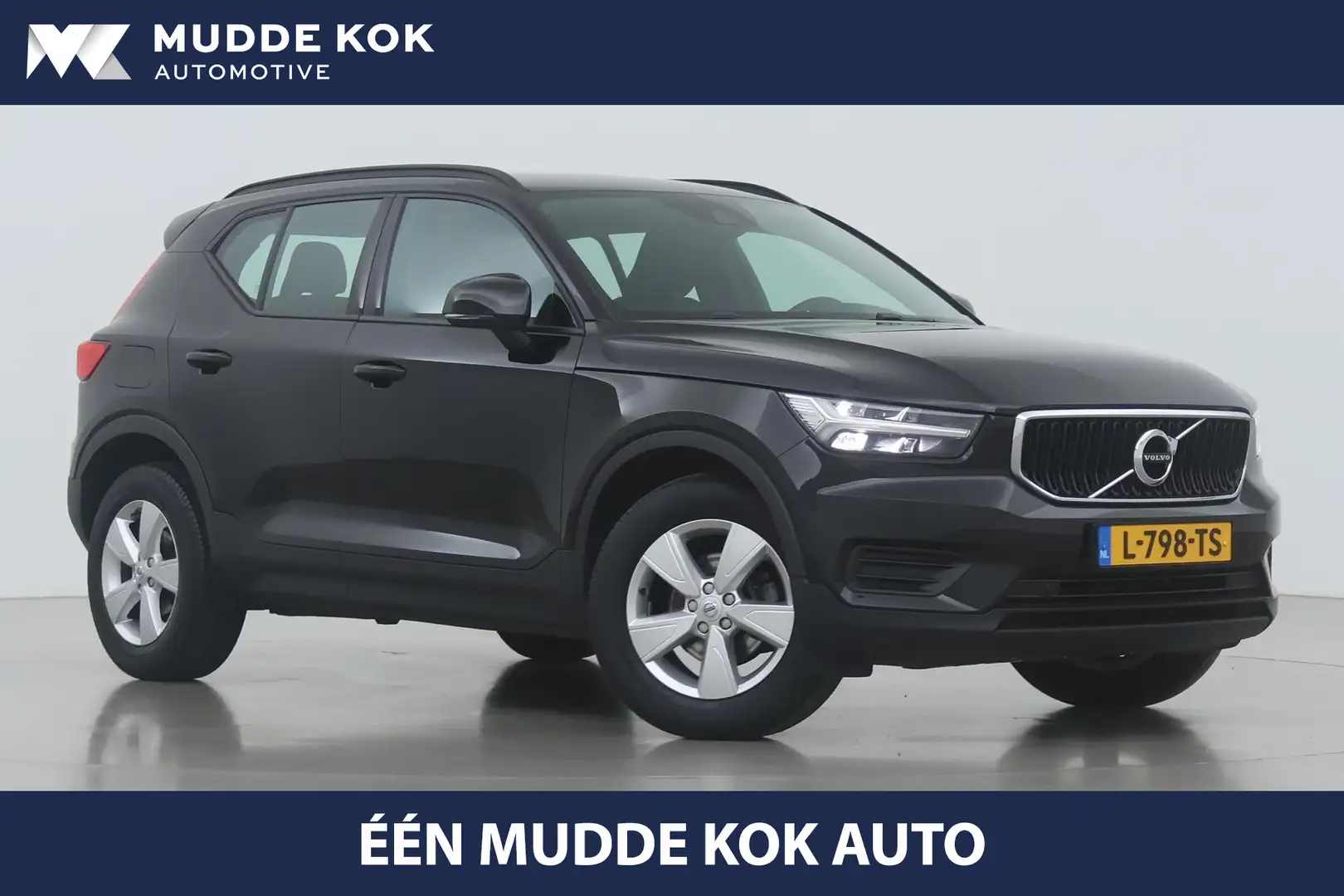 Volvo XC40 T2 Momentum | Stoel+Stuurverwarming | Camera | App Zwart - 1