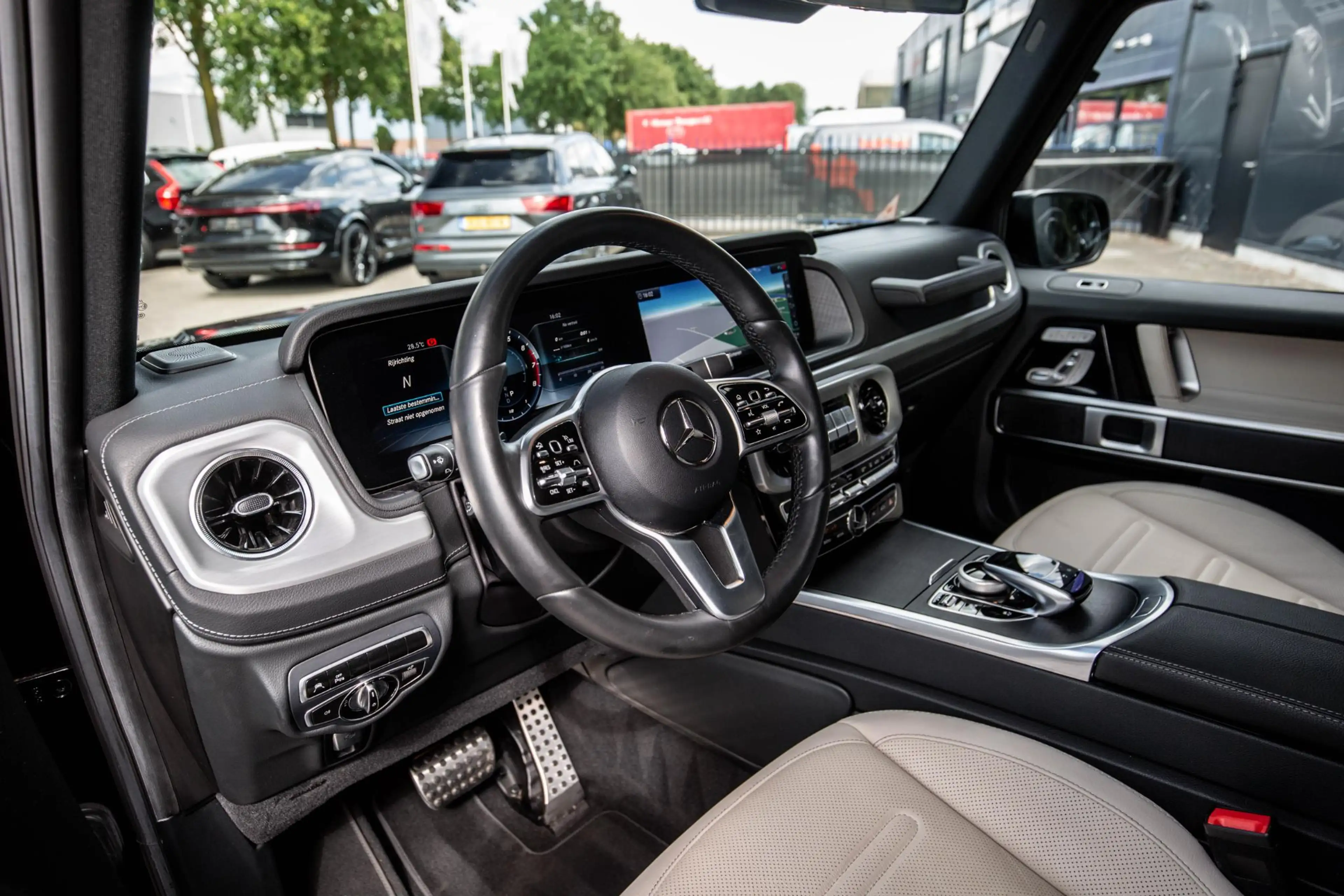 Mercedes-Benz G 500 — photo 4