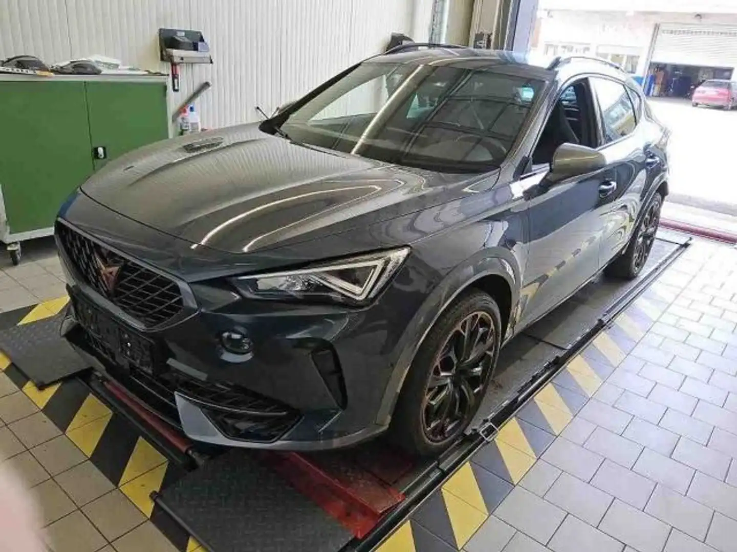CUPRA Formentor VZ eHybrid AHK S-SPORT 360 eKLAPPE FUL Grau - 2