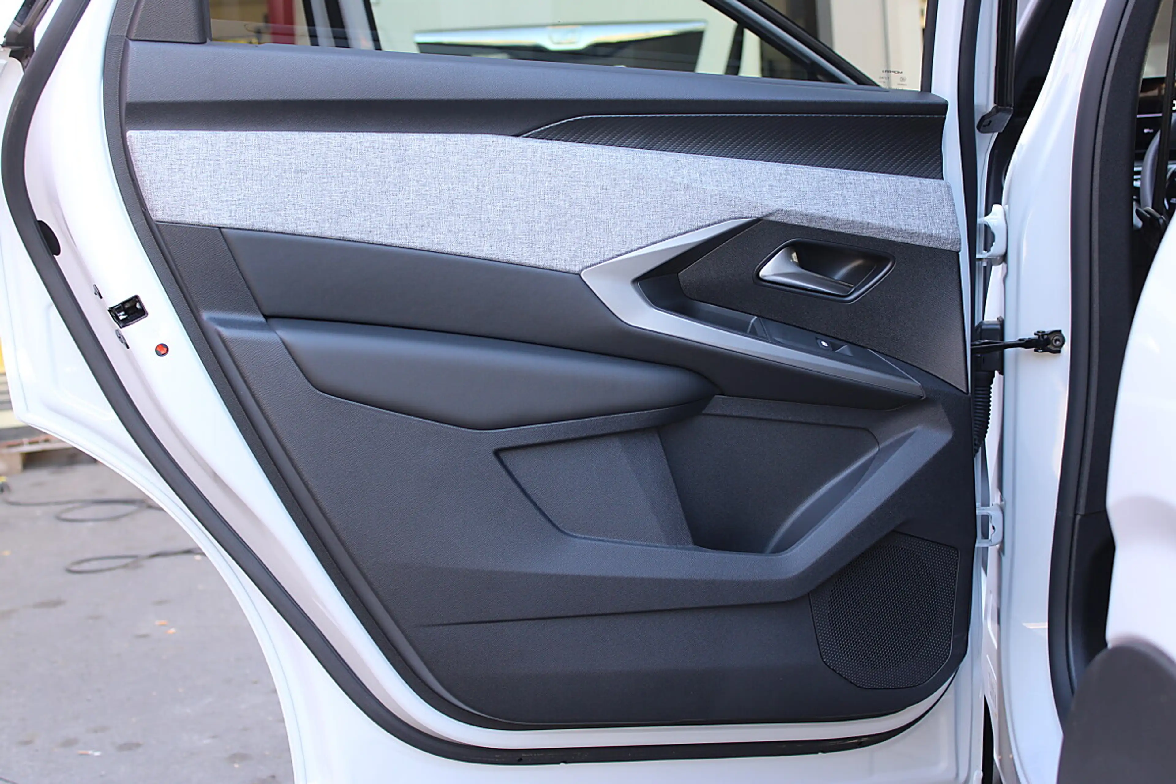 Peugeot 5008 Allure mild Hybrid 145 e-DCS6 Aut. — photo 10