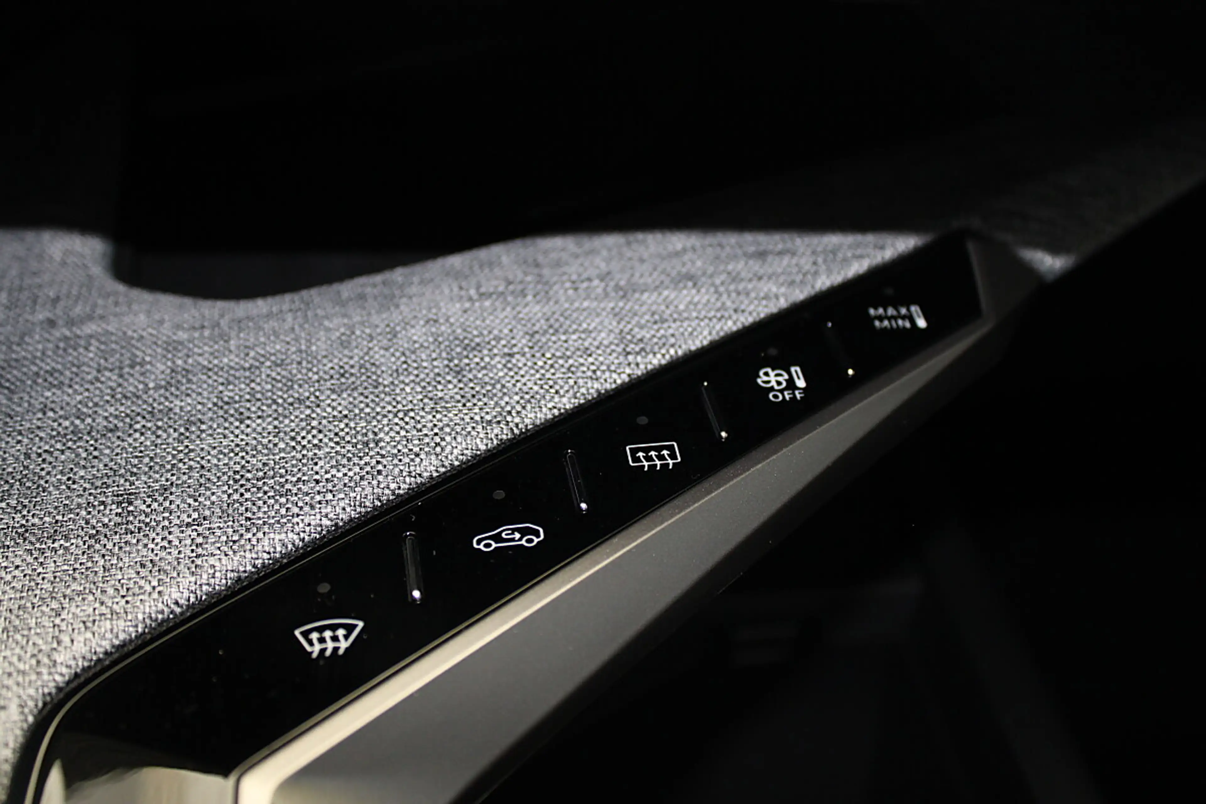 Peugeot 5008 Allure mild Hybrid 145 e-DCS6 Aut. — photo 23