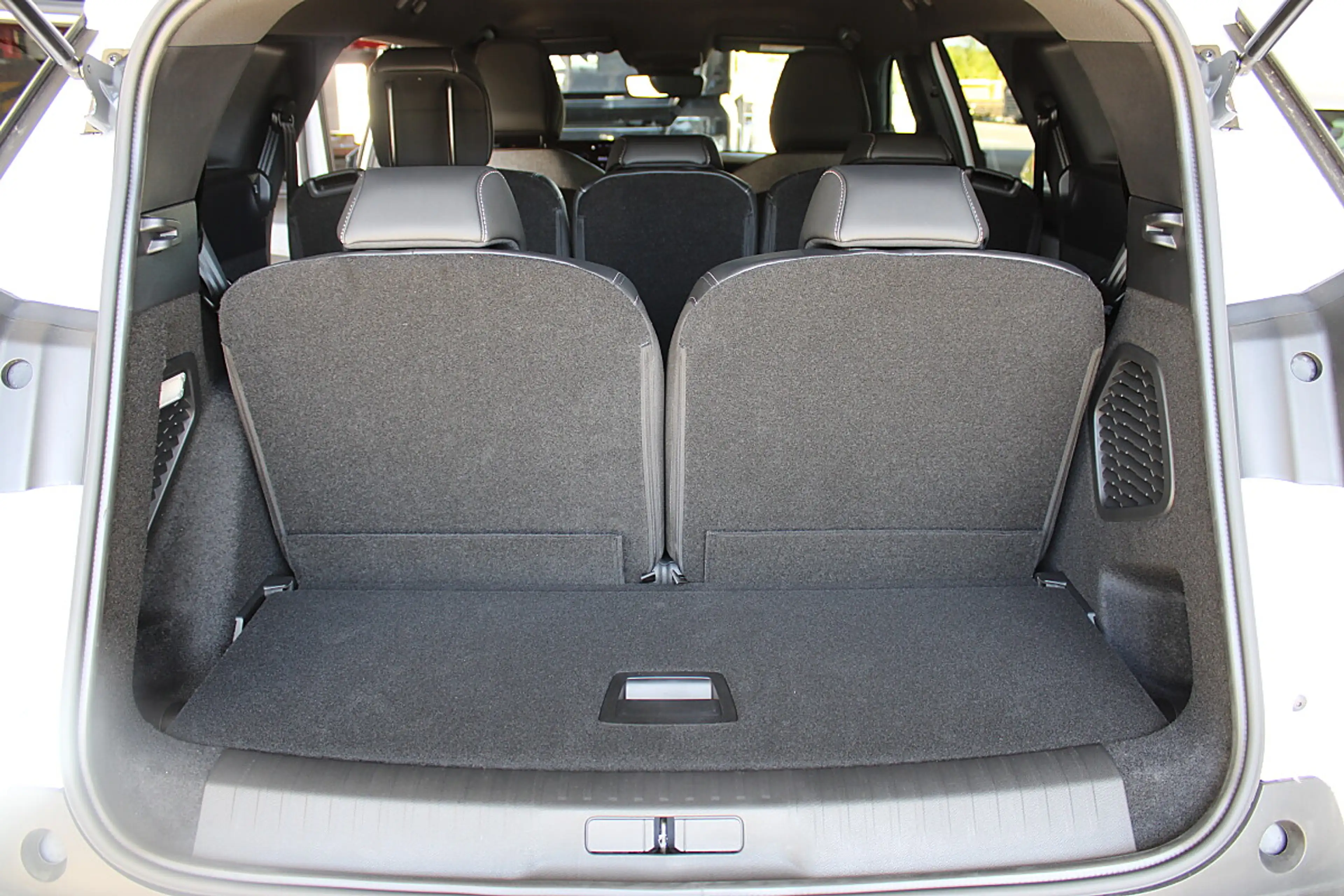 Peugeot 5008 Allure mild Hybrid 145 e-DCS6 Aut. — photo 6