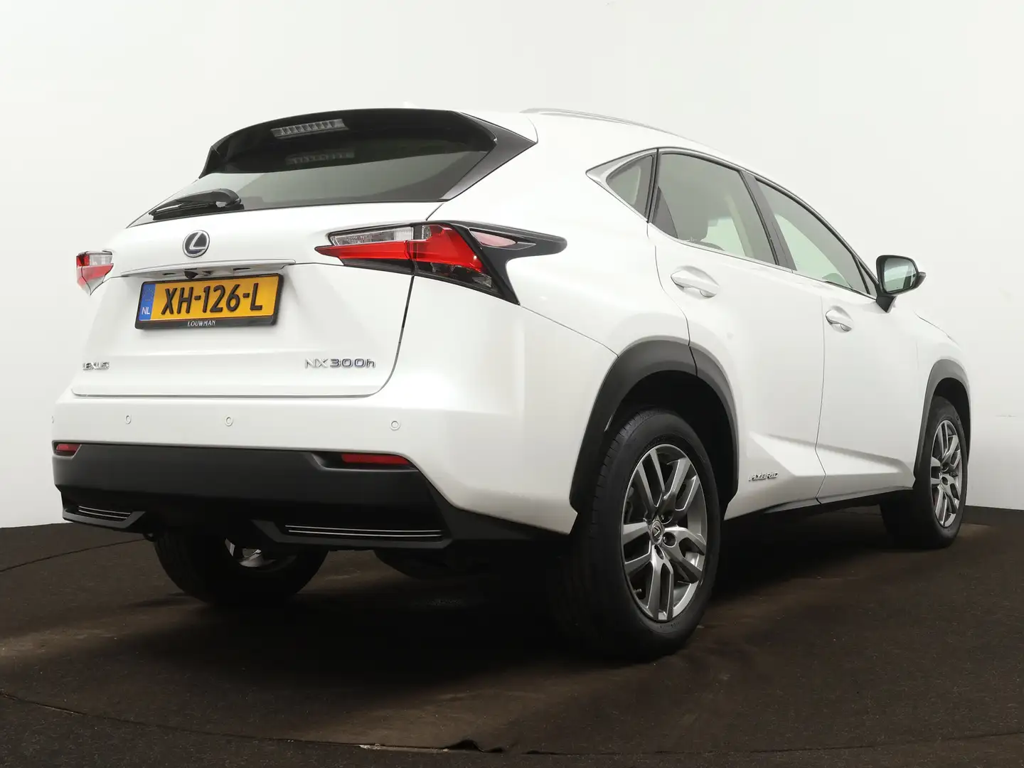 Lexus NX 300h AWD Business Line Pro Limited | Parkeersensoren | Weiß - 2