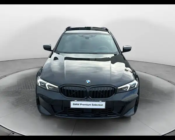 BMW 3 Series view 3