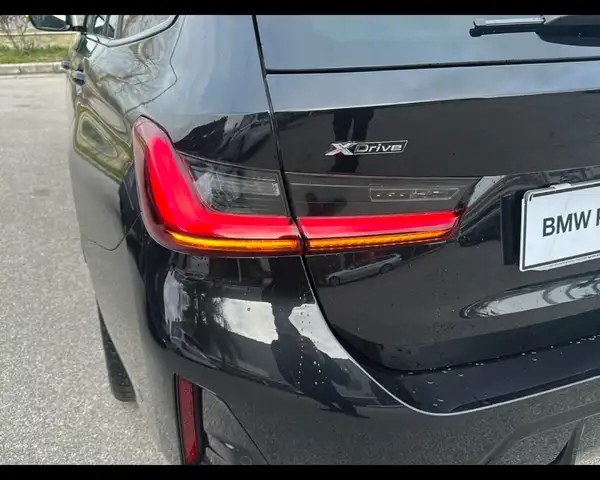 BMW 3 Series view 12