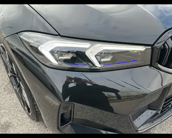 BMW 3 Series view 11