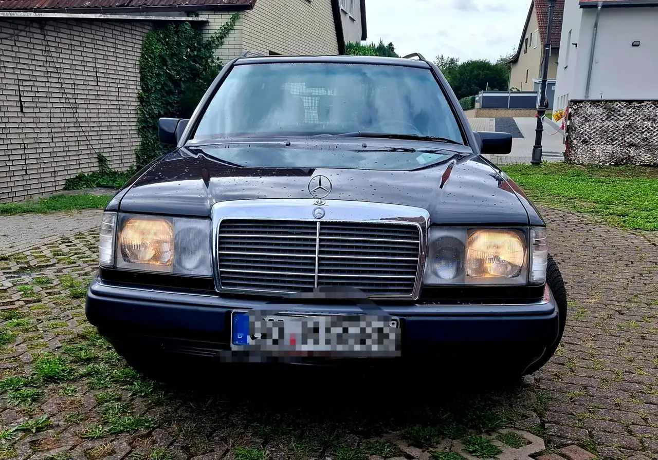 Mercedes-Benz 220, foto 2