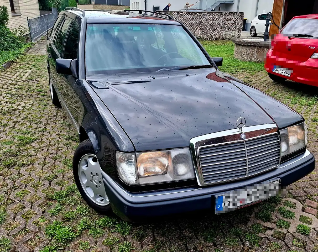 Mercedes-Benz 220, foto 1