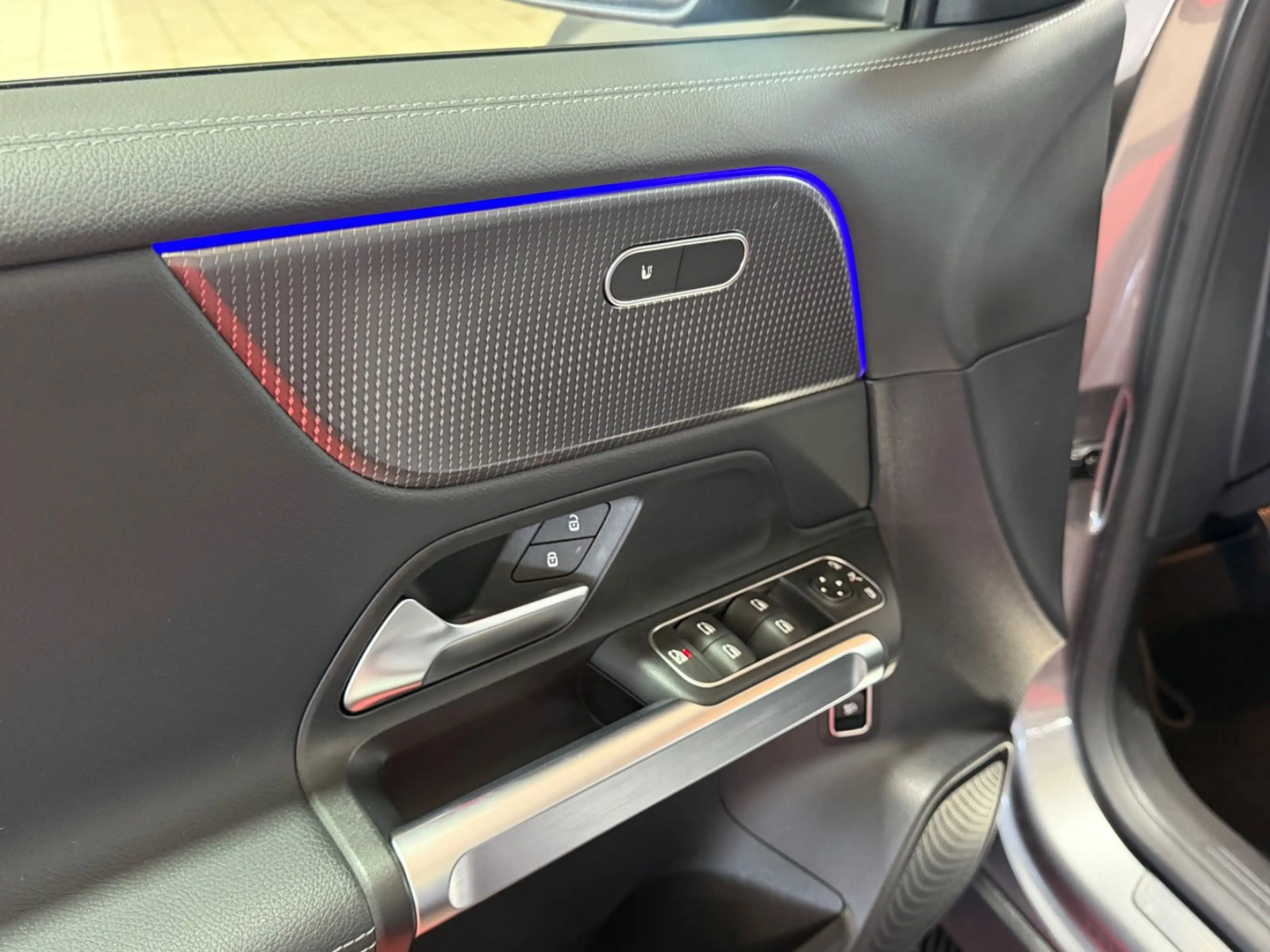 Mercedes-Benz EQB 250 LED*KAMERA*AMBIENTE*DAB*BAT 98%* — photo 10