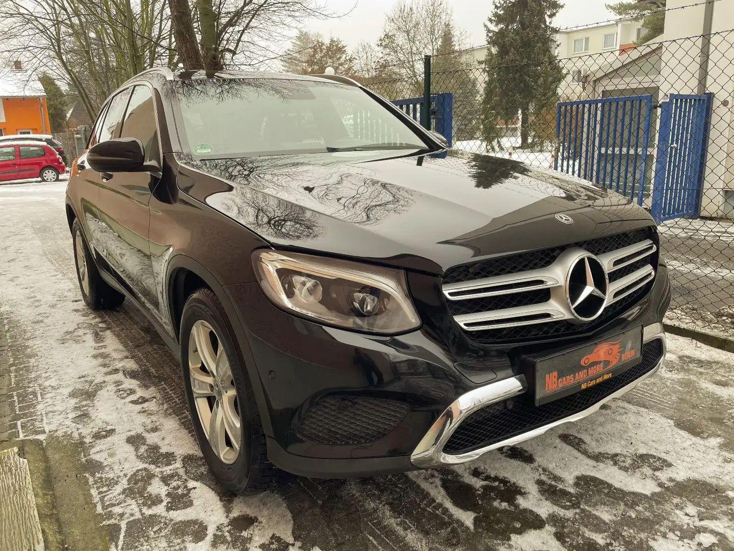Mercedes-Benz GLC 220 d 4Matic, Leder, LED, AHK!!! Schwarz - 1