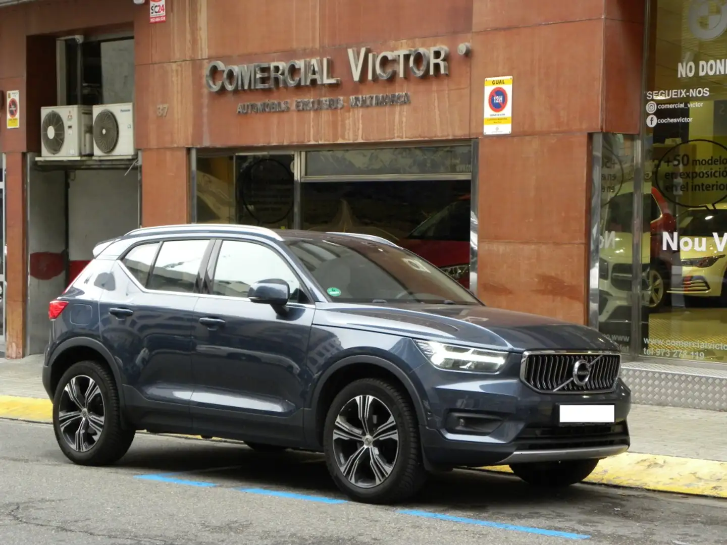Volvo XC40 T3 Inscription Premium Edition Gris - 1