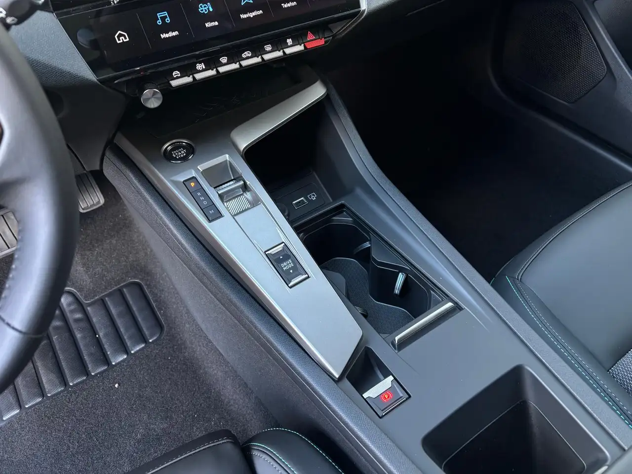 Peugeot 308 SW Allure BHDi 130 EAT8 ACC Winter Navi LED, миниатюра 15