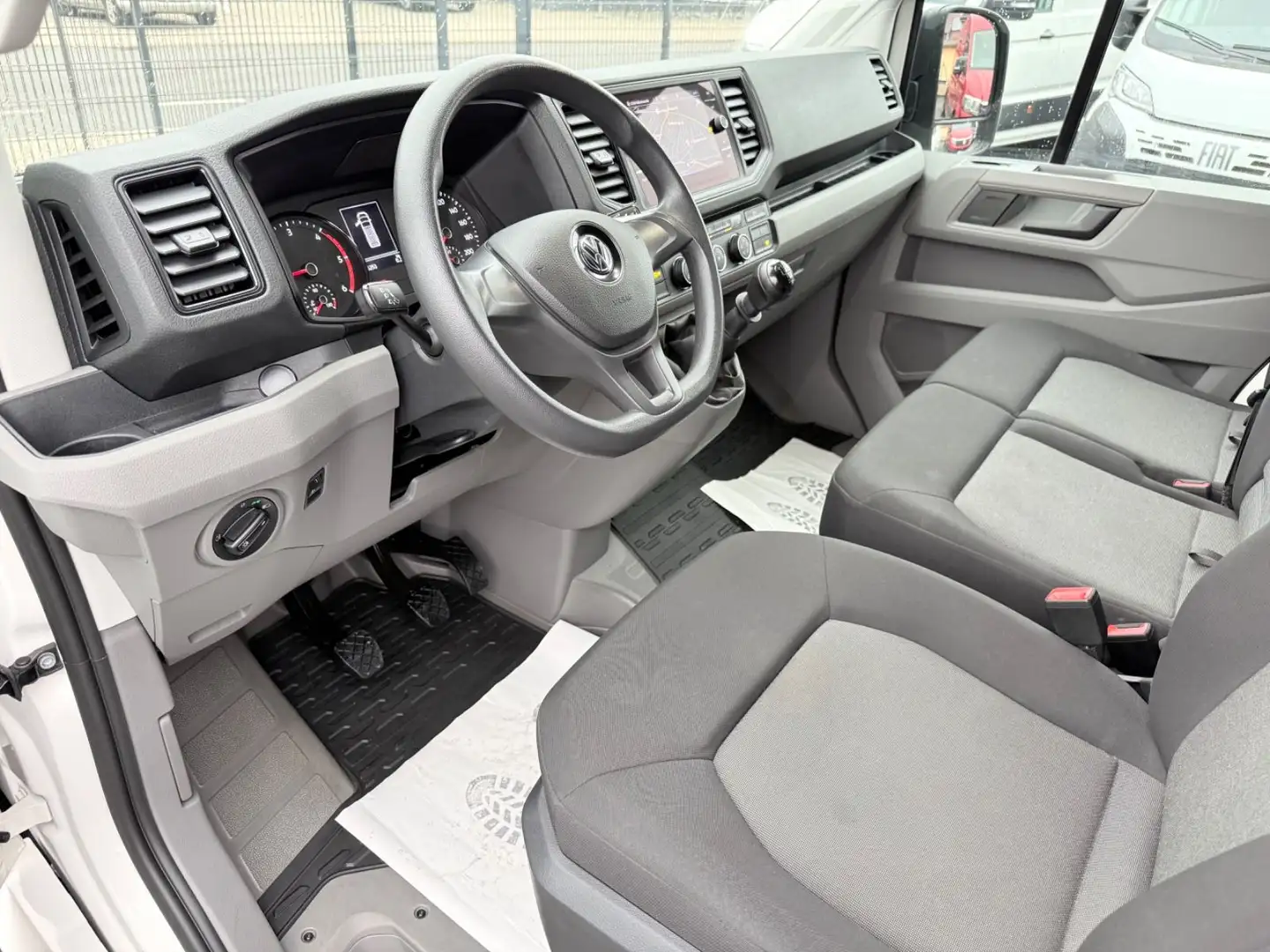 Volkswagen Crafter CRAFTER LANG KLIMA AHK NAVI SHZ SEITENWINDASSIST Weiß - 2