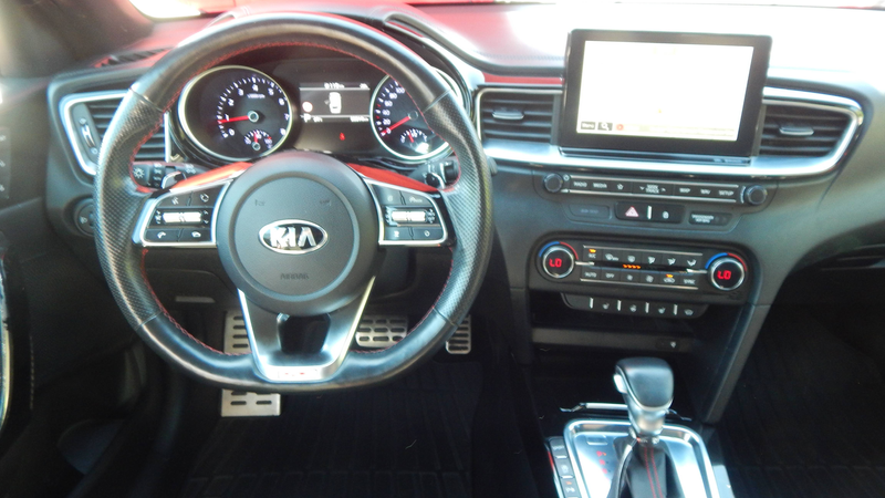 Kia ProCeed / pro_cee'd GT — photo 11