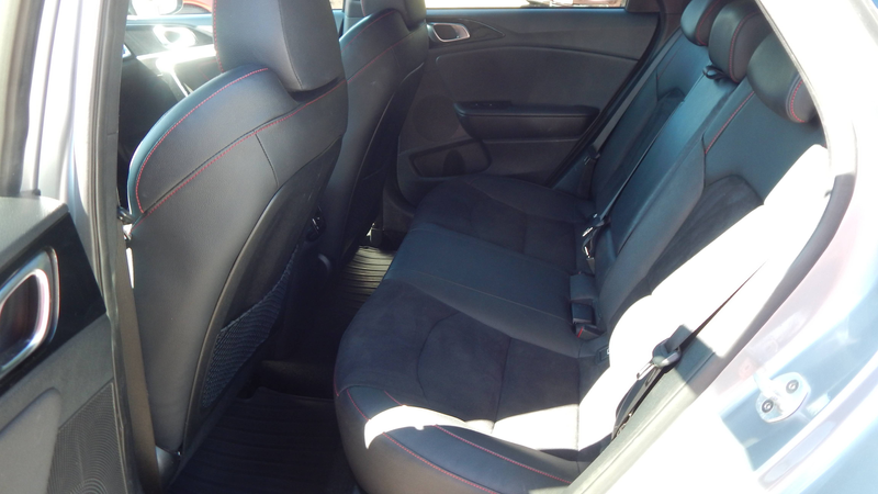 Kia ProCeed / pro_cee'd GT — photo 10