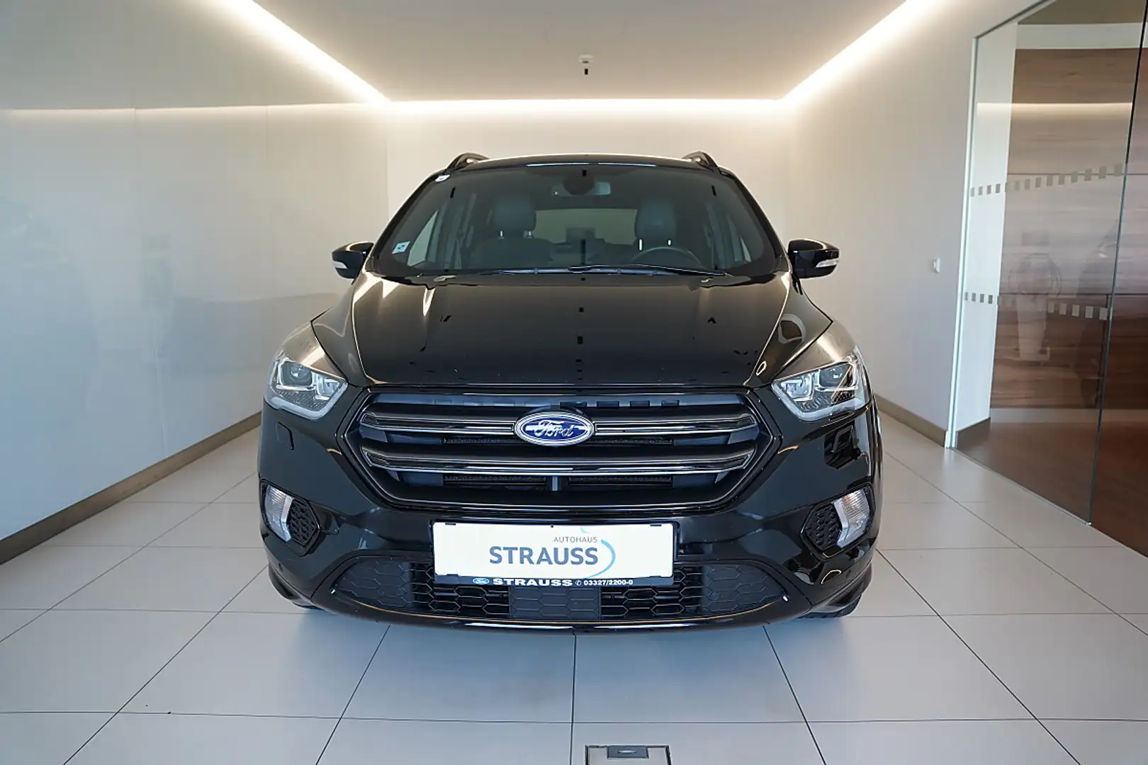 Ford Kuga ST-Line 2,0 TDCI 120PS AUT. Schwarz - 2