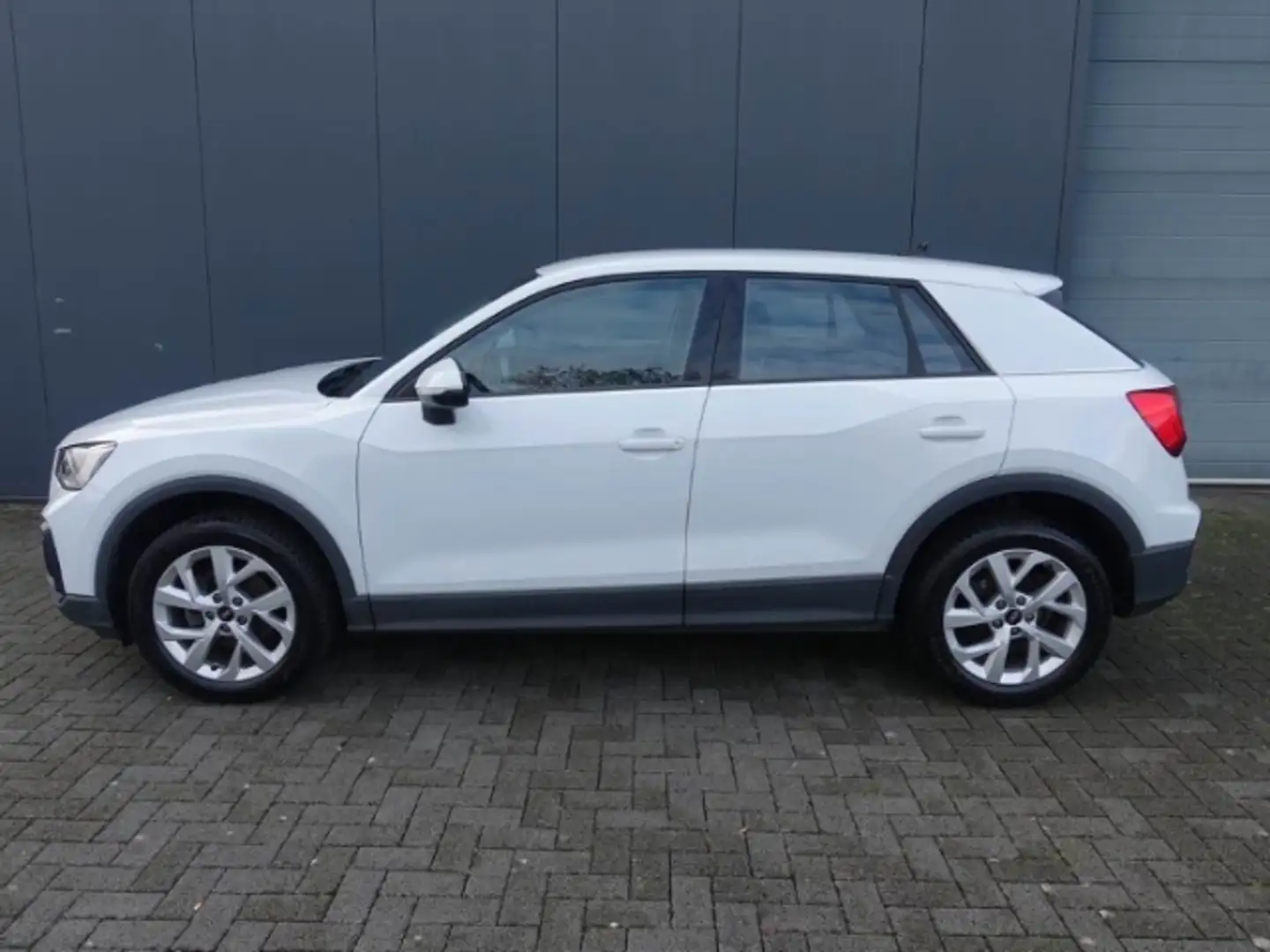 Audi Q2 1.0 / 30 TFSI LED-SCHEINWERFER+NAVI+RFK+GRA Blanc - 2