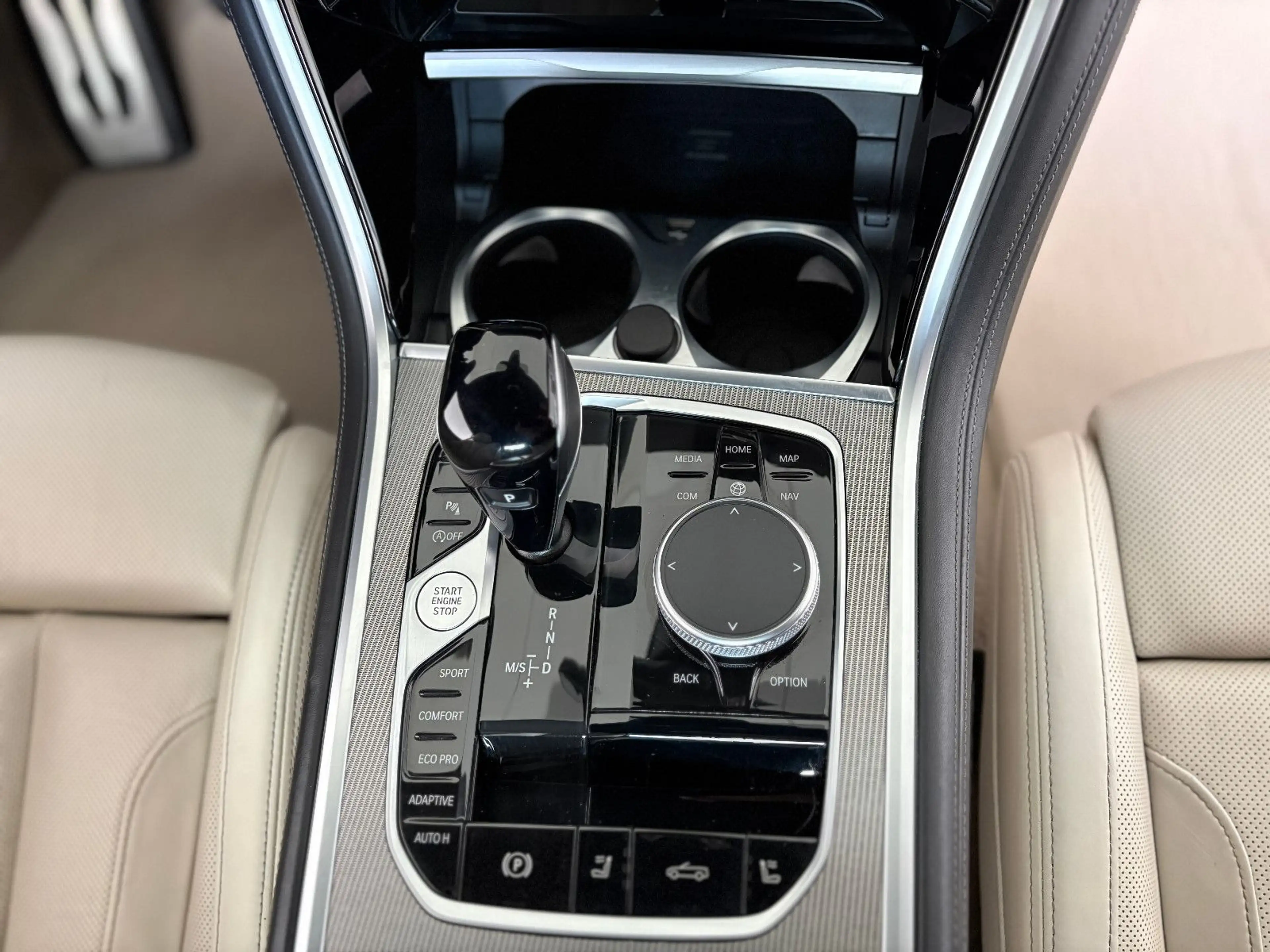 BMW 840 i xDrive Leder Navi Sport HUD CockpProf — photo 21