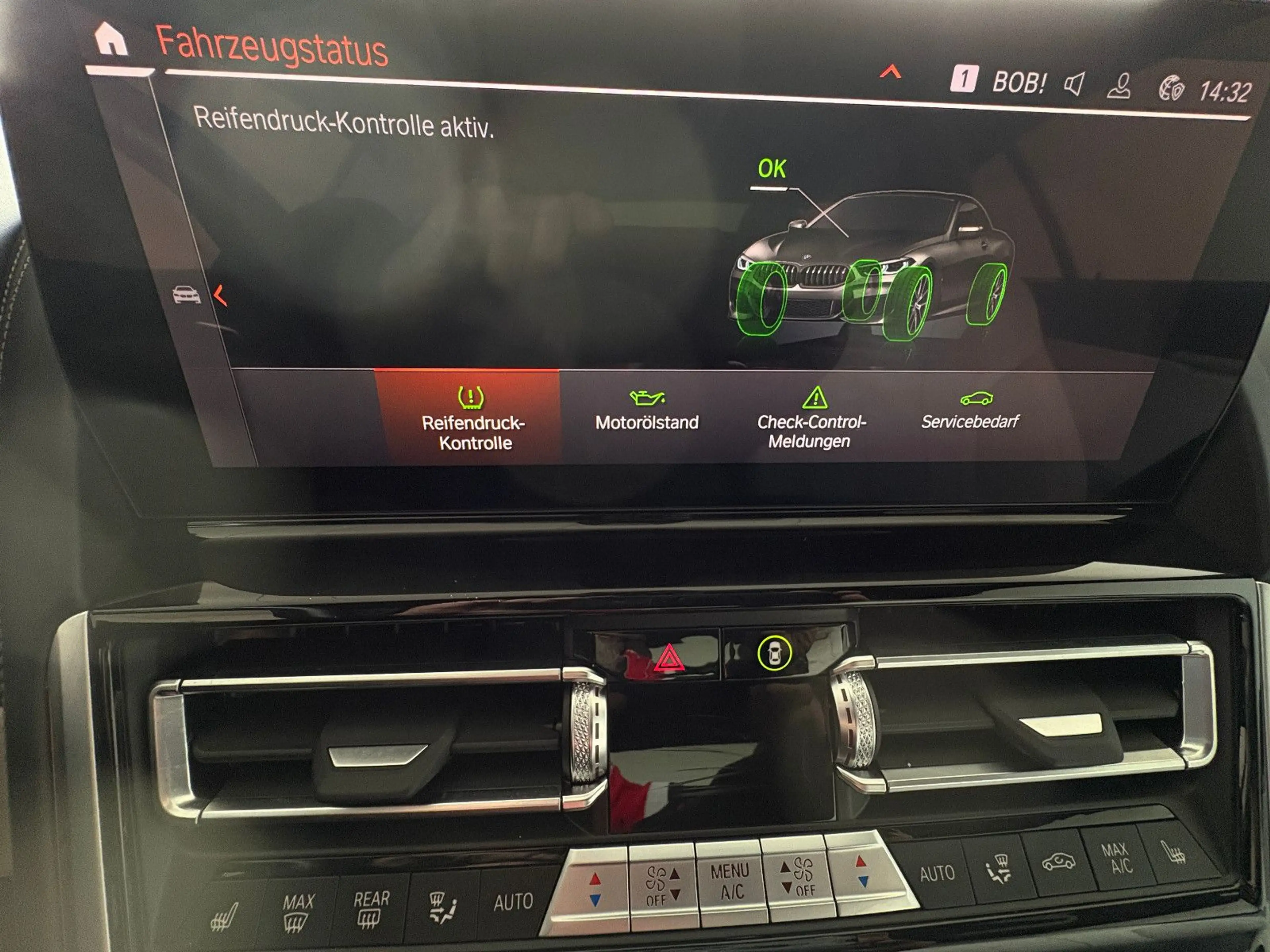 BMW 840 i xDrive Leder Navi Sport HUD CockpProf — photo 22