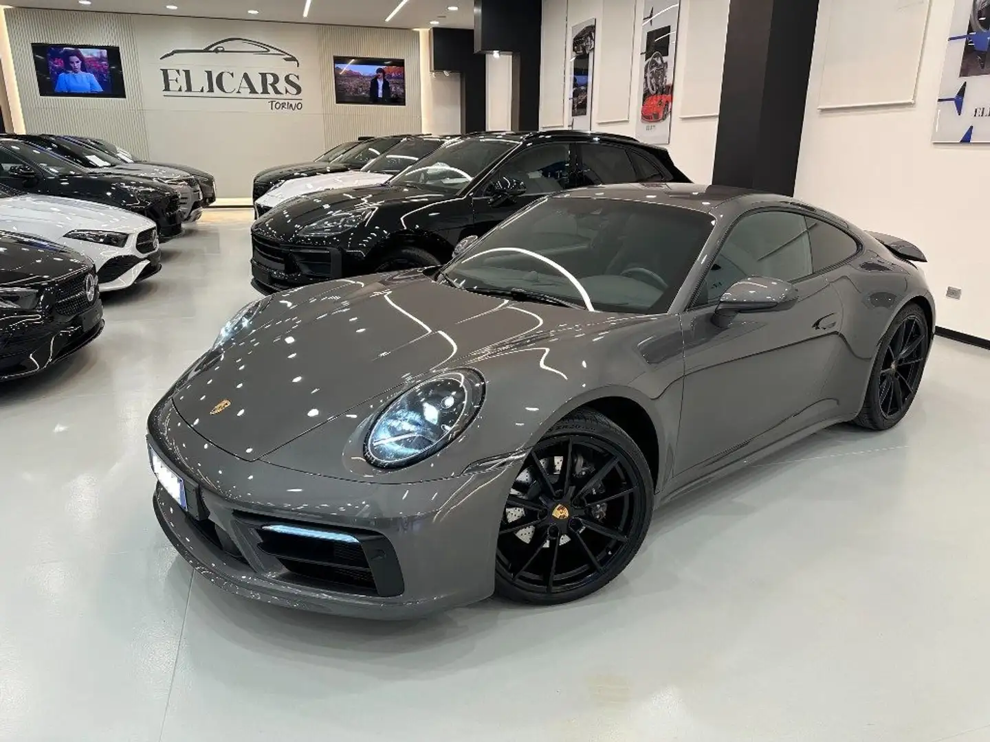 Porsche 992 Carrera Šedá - 2