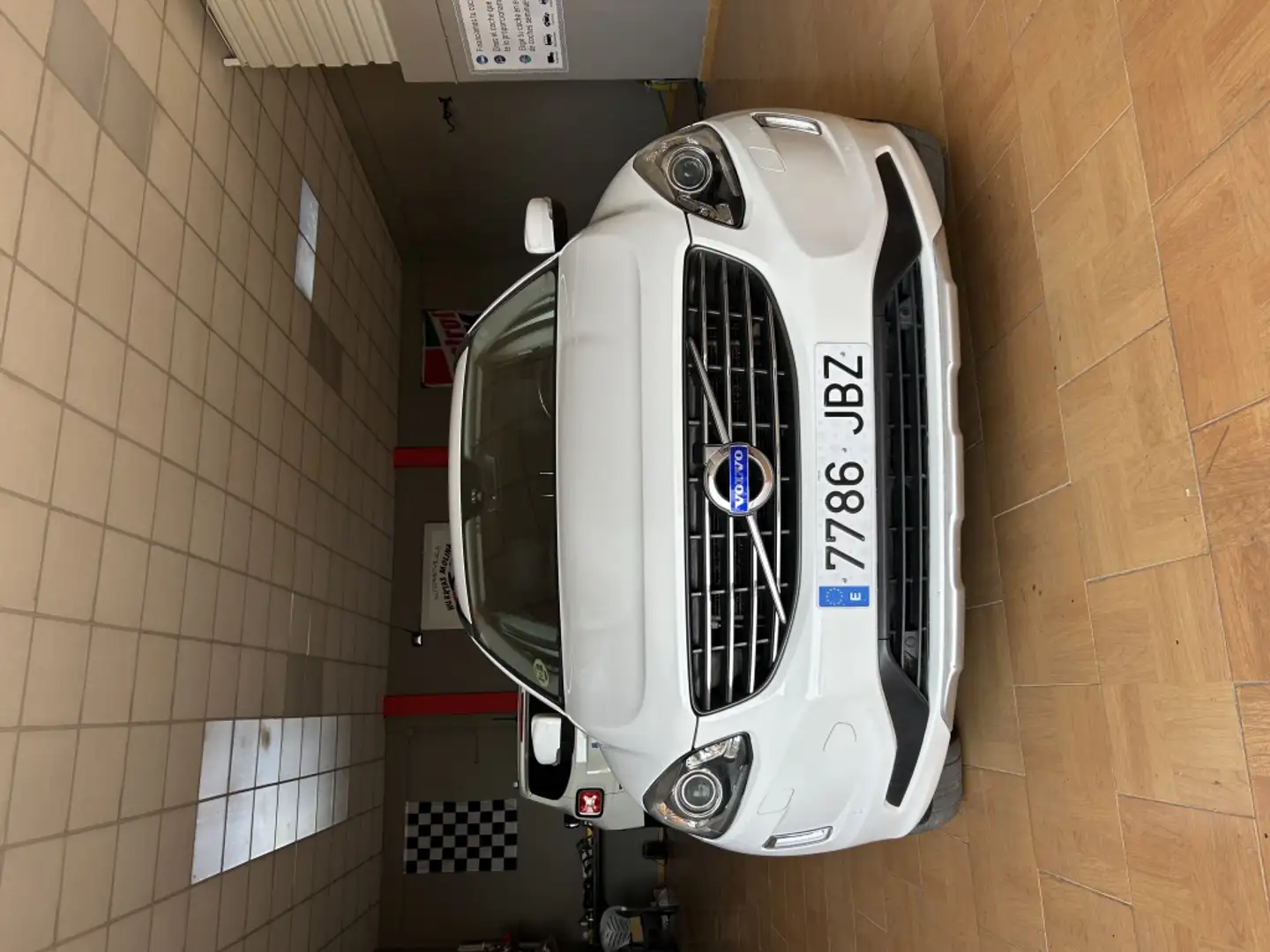 Volvo XC60 D3 Kinetic 136 Blanco - 1
