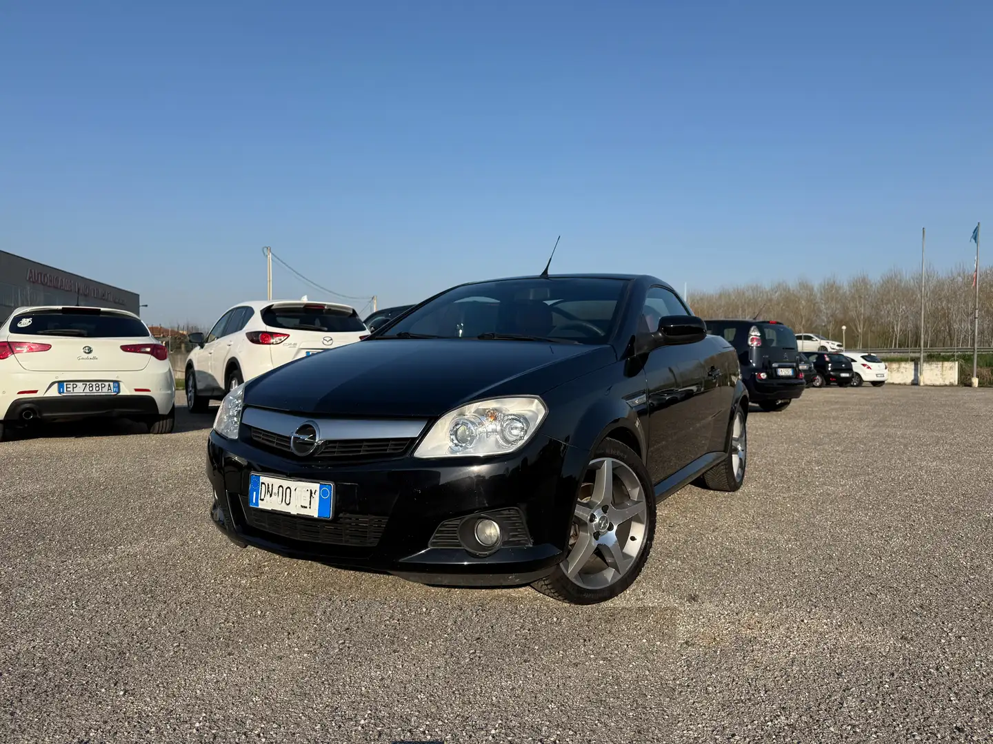 Opel Tigra TwinTop 1.4 Sport ESP - Solo 79.700 km - Negro - 1