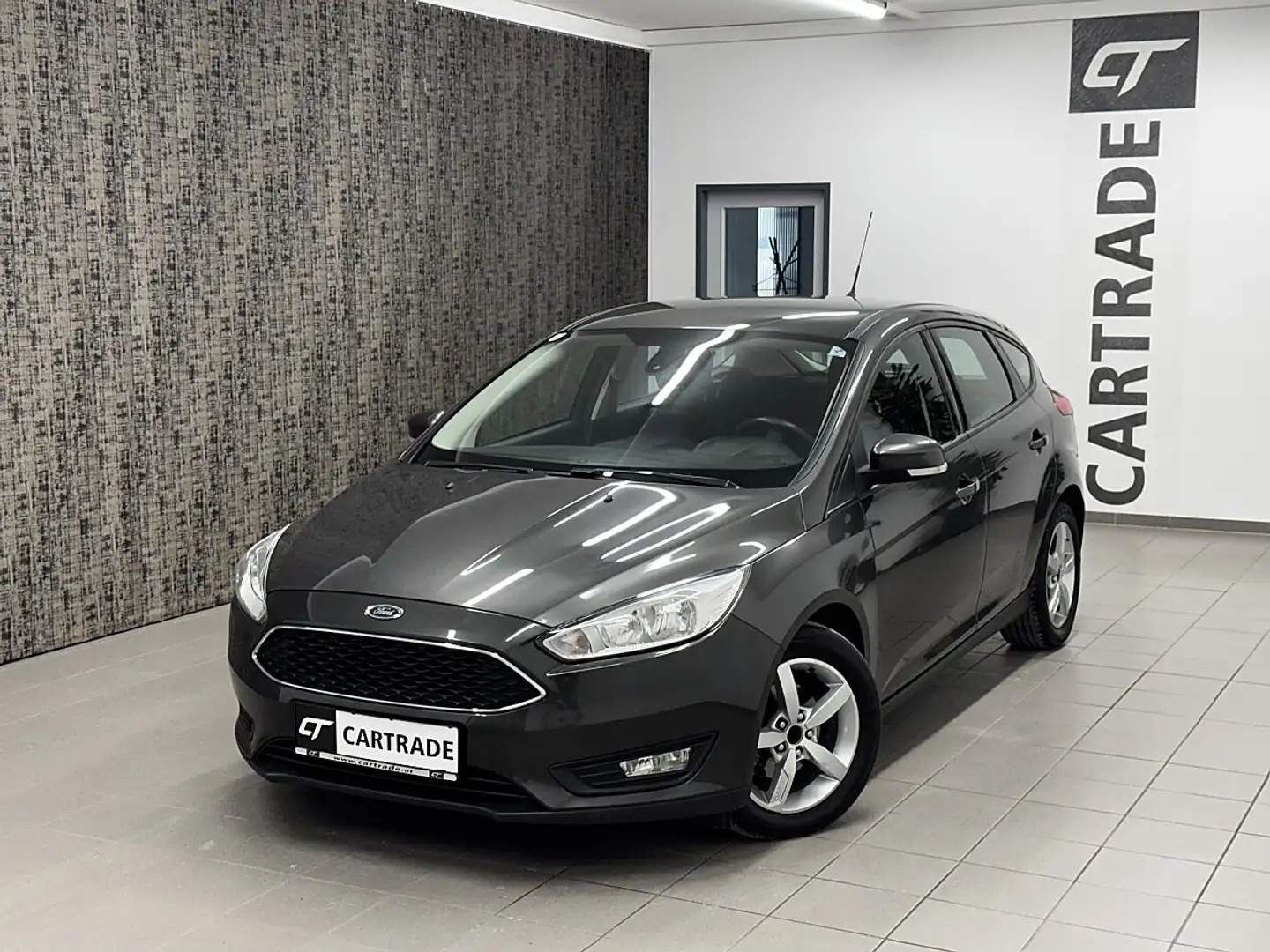 Ford Focus 1,0 EcoBoost Trend Grau - 2
