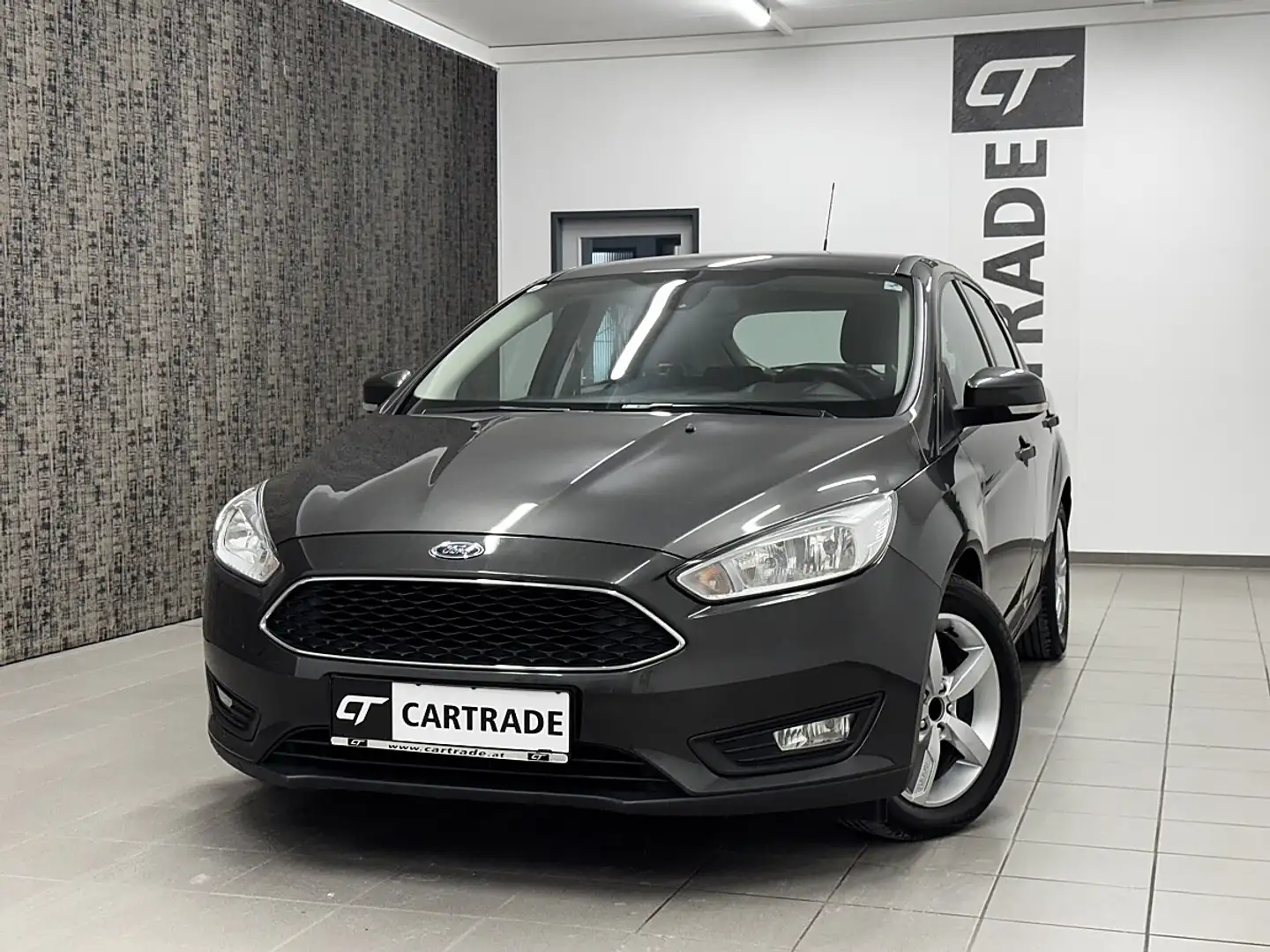 Ford Focus 1,0 EcoBoost Trend Grau - 1