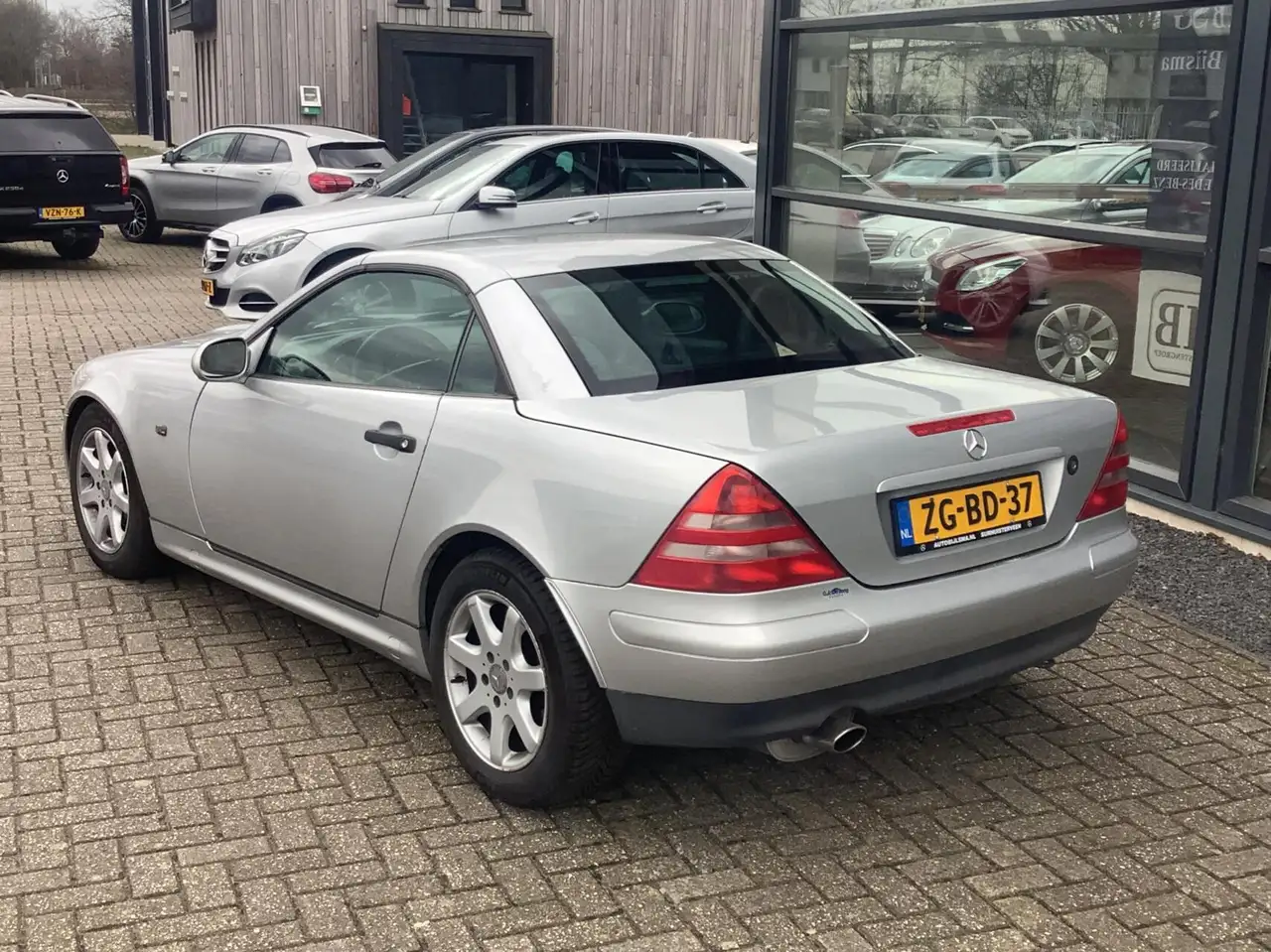 Mercedes-Benz SLK 230 K. Automaat, lederen bekleding, incl nwe apk en on, foto 3