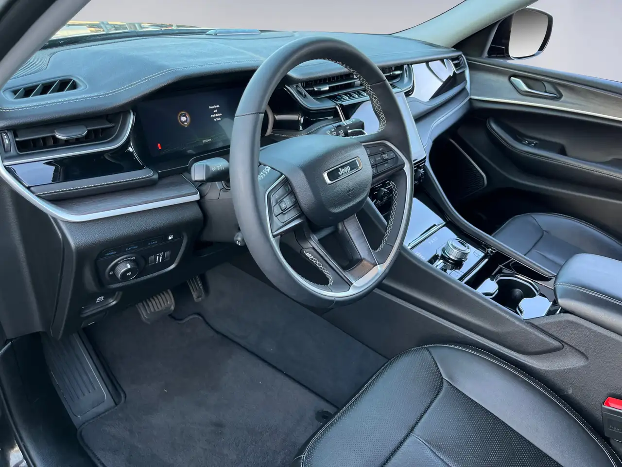Jeep Grand Cherokee снимка Jeep Grand Cherokee