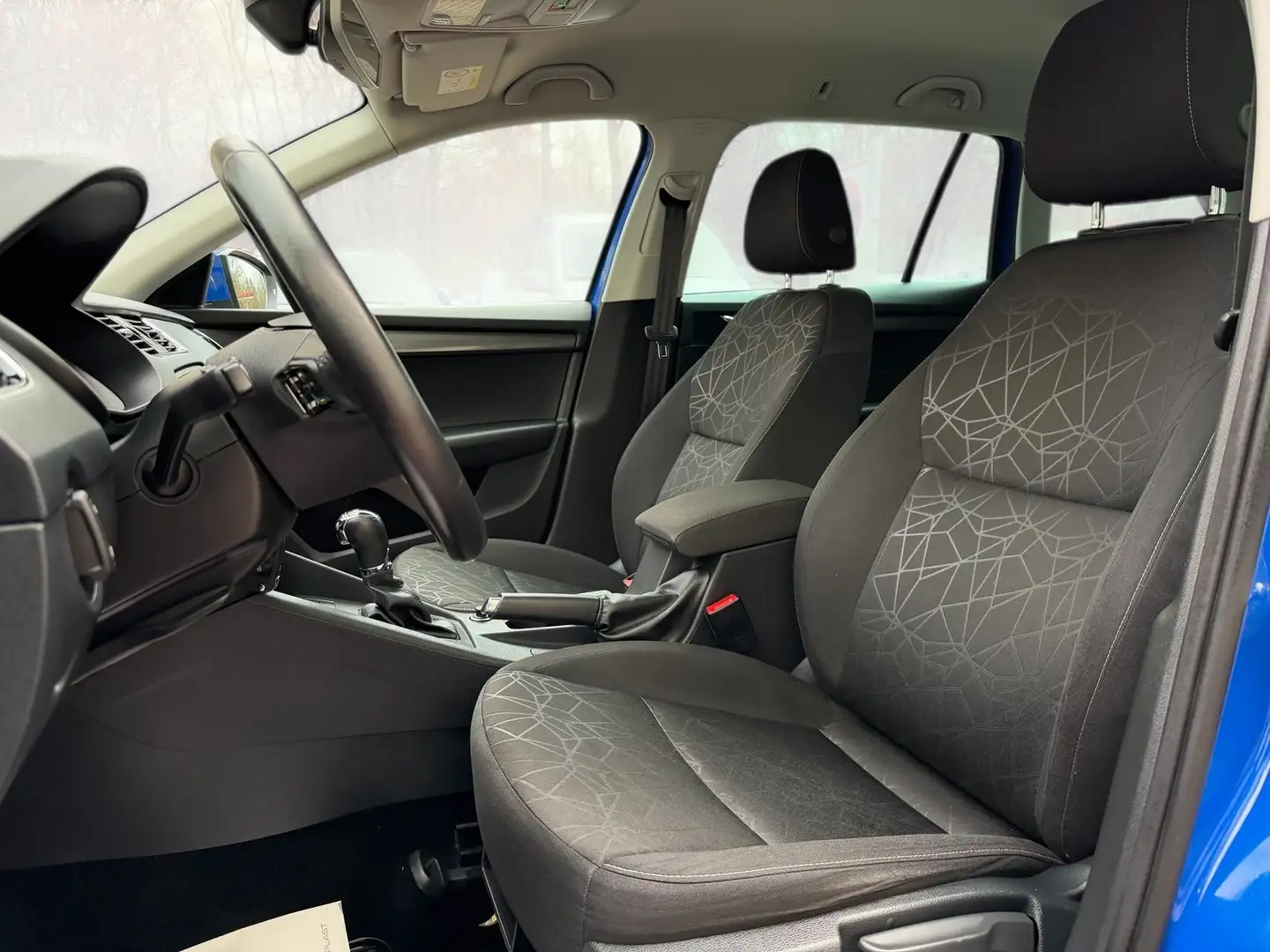 Skoda Octavia Combi Clever Automatik *Navi*Sitzheizung Blauw - 2