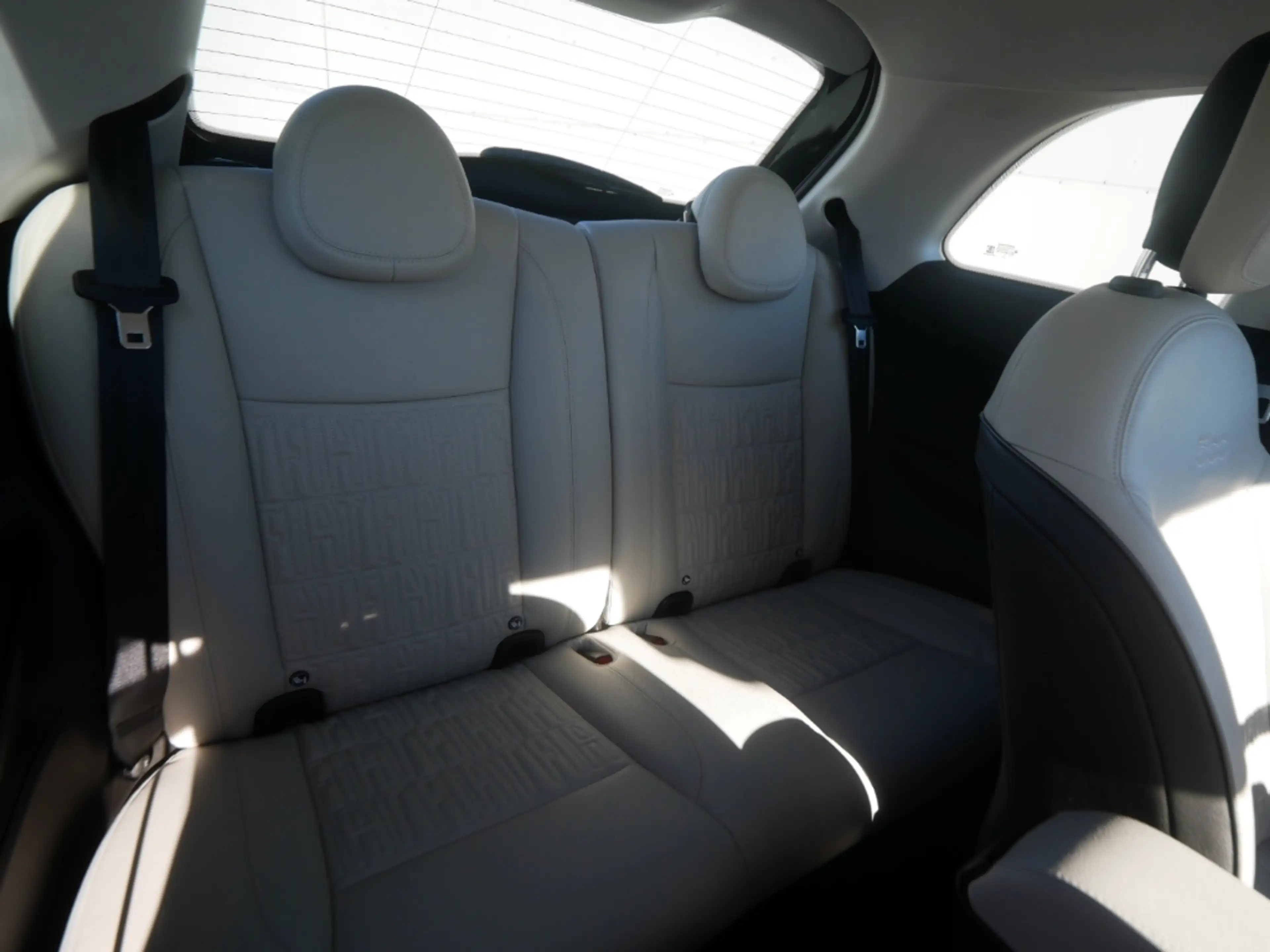 Fiat 500e BY BOCELLI AT 42 Kwh 118PS LED NAVI WINTER — photo 13