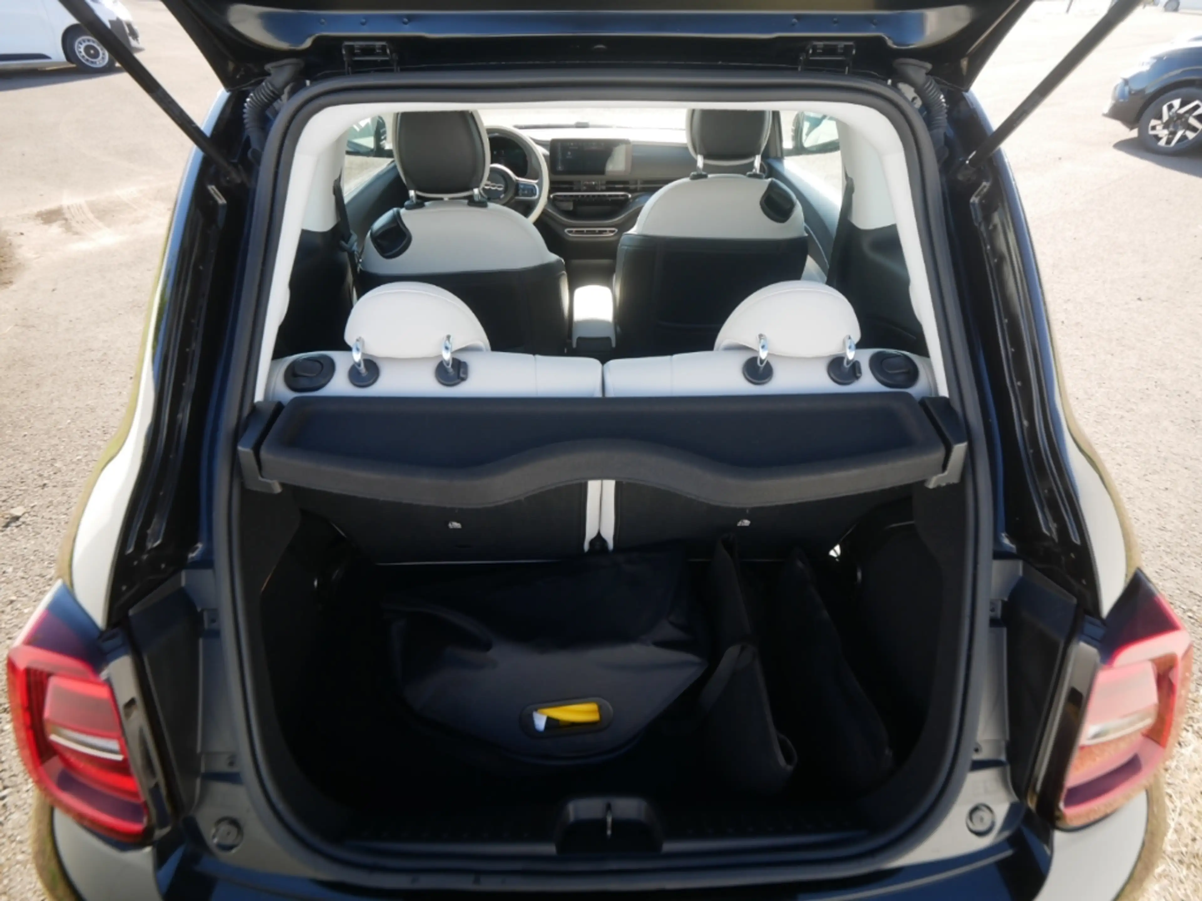 Fiat 500e BY BOCELLI AT 42 Kwh 118PS LED NAVI WINTER — photo 14