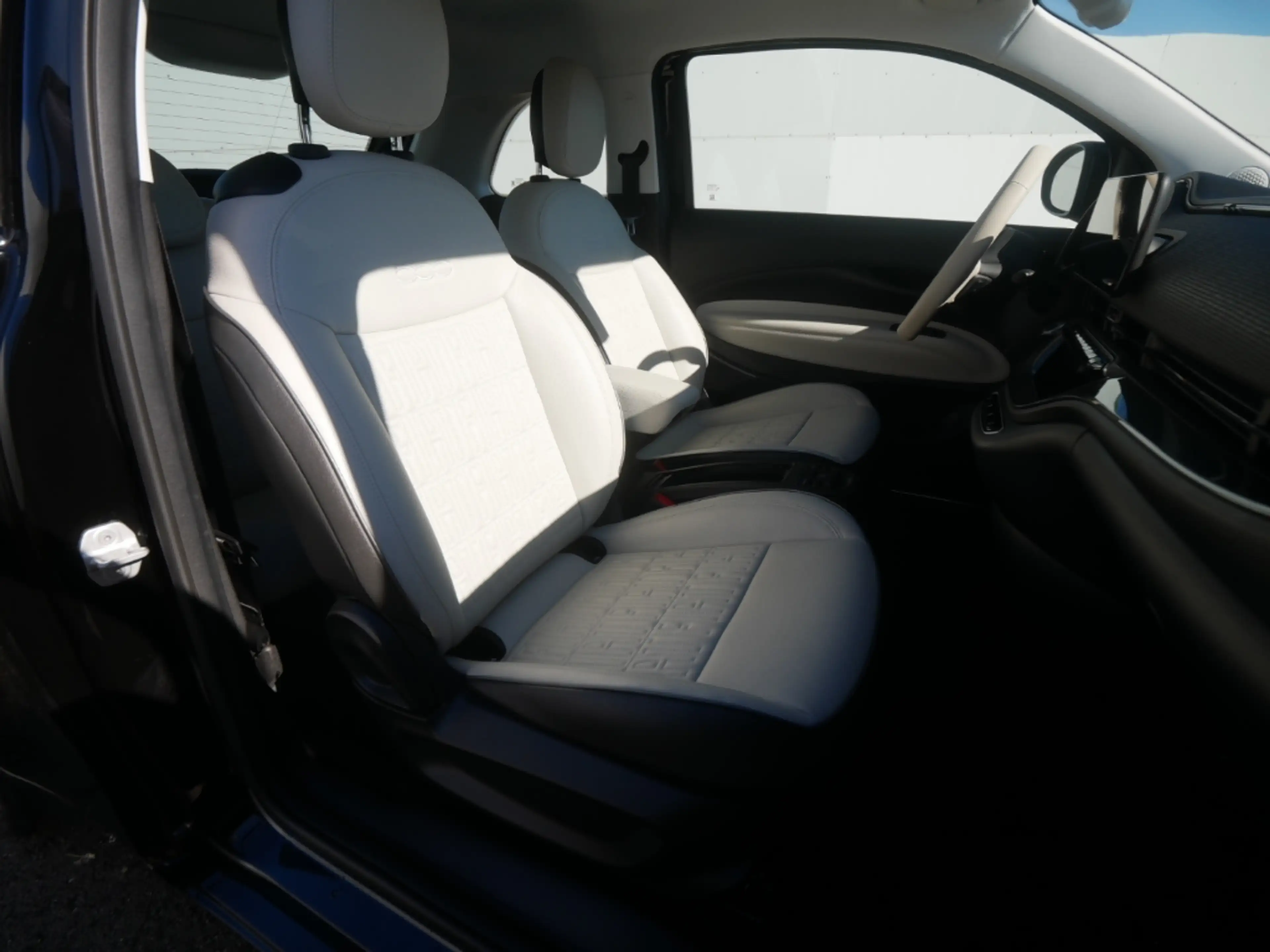 Fiat 500e BY BOCELLI AT 42 Kwh 118PS LED NAVI WINTER — photo 12