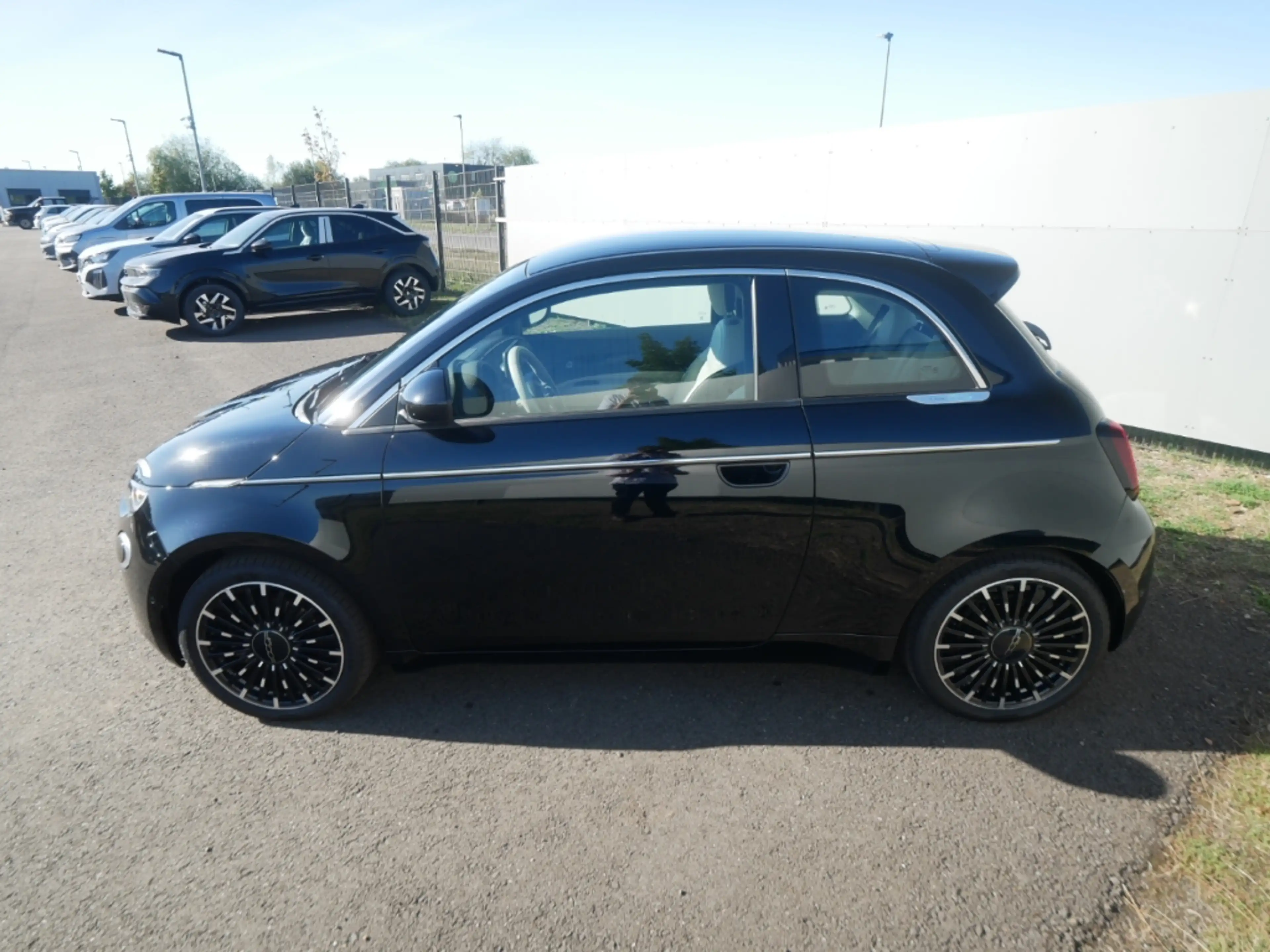 Fiat 500e BY BOCELLI AT 42 Kwh 118PS LED NAVI WINTER — photo 6