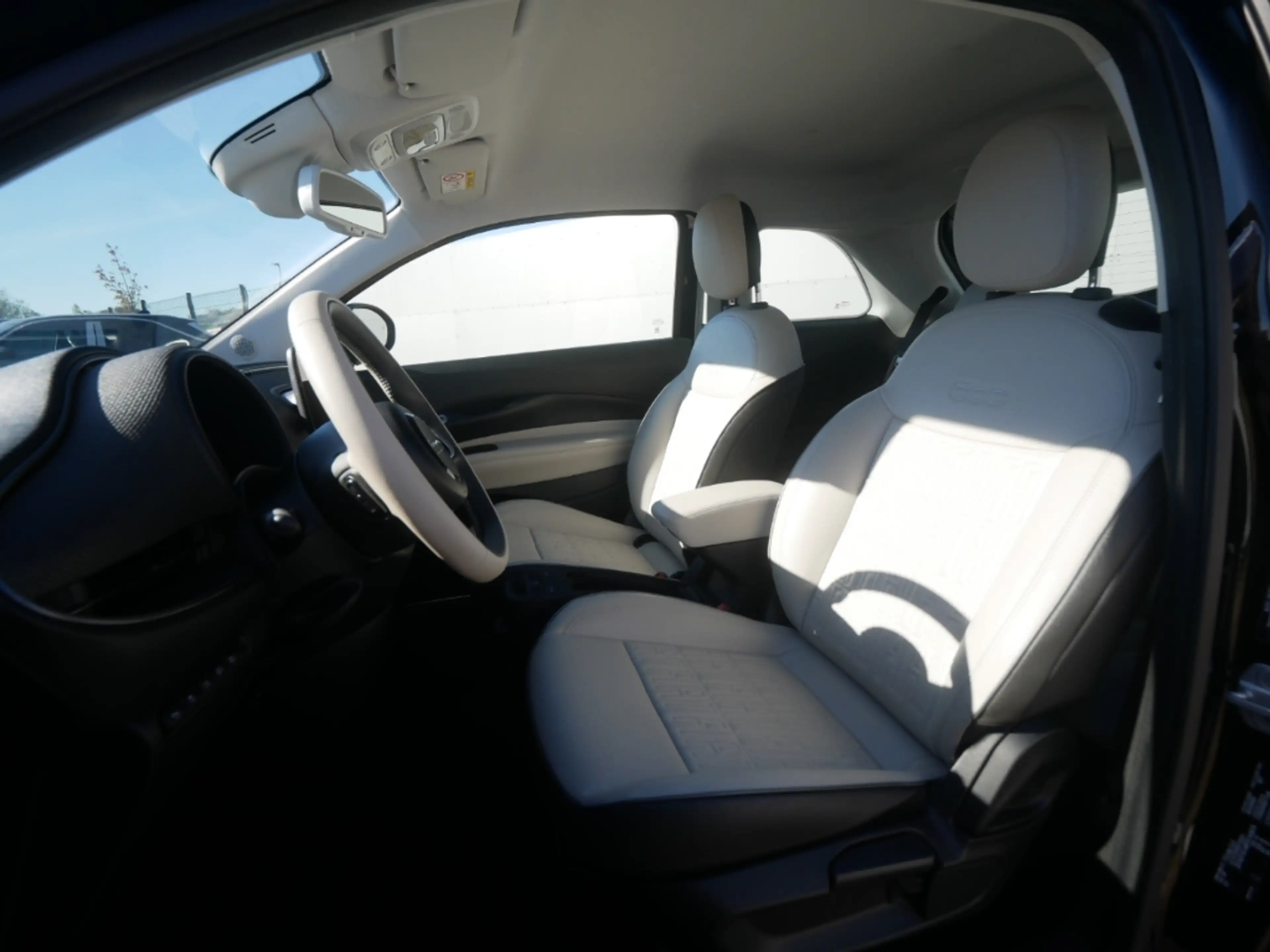 Fiat 500e BY BOCELLI AT 42 Kwh 118PS LED NAVI WINTER — photo 9
