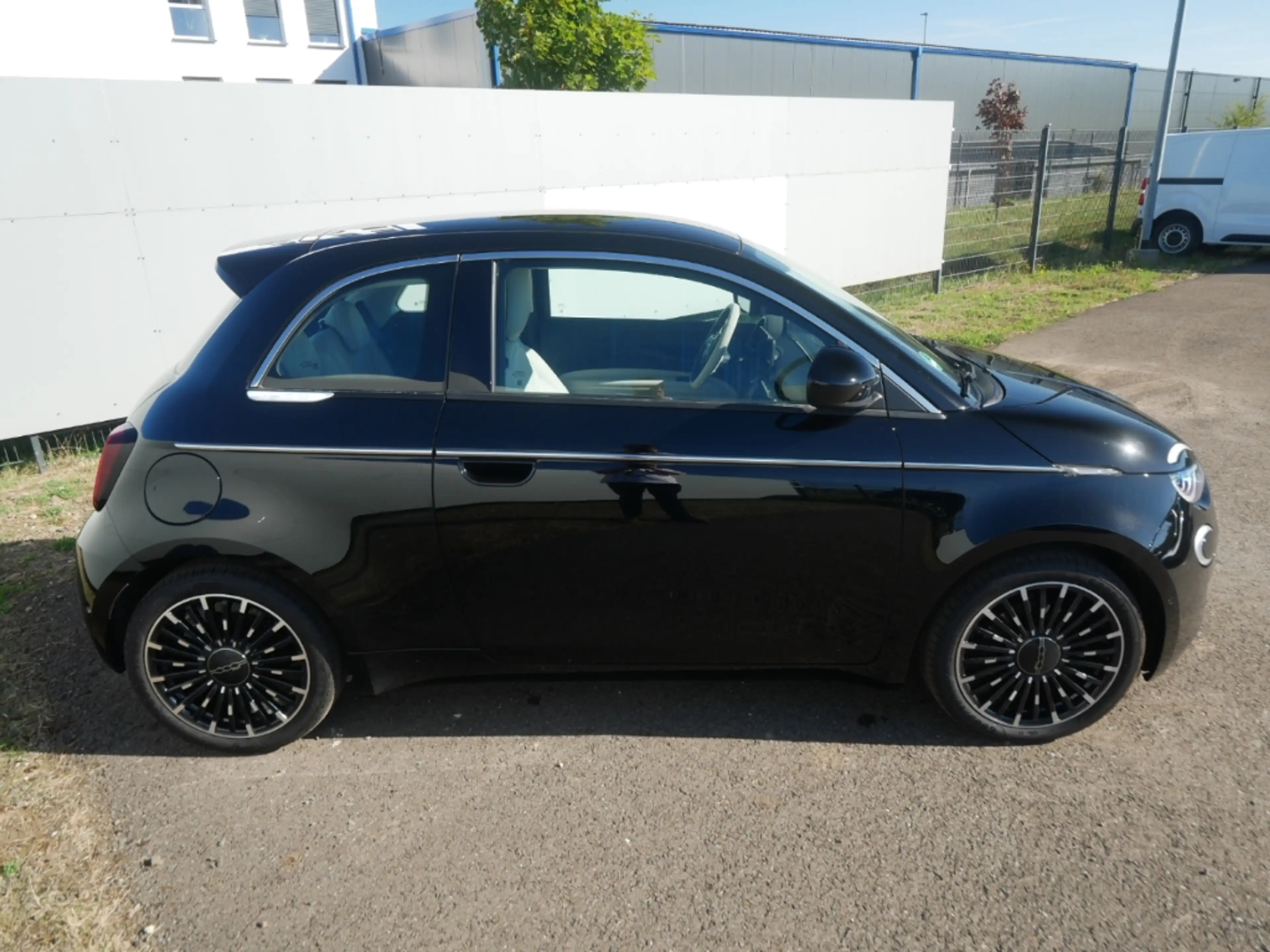 Fiat 500e BY BOCELLI AT 42 Kwh 118PS LED NAVI WINTER — photo 2