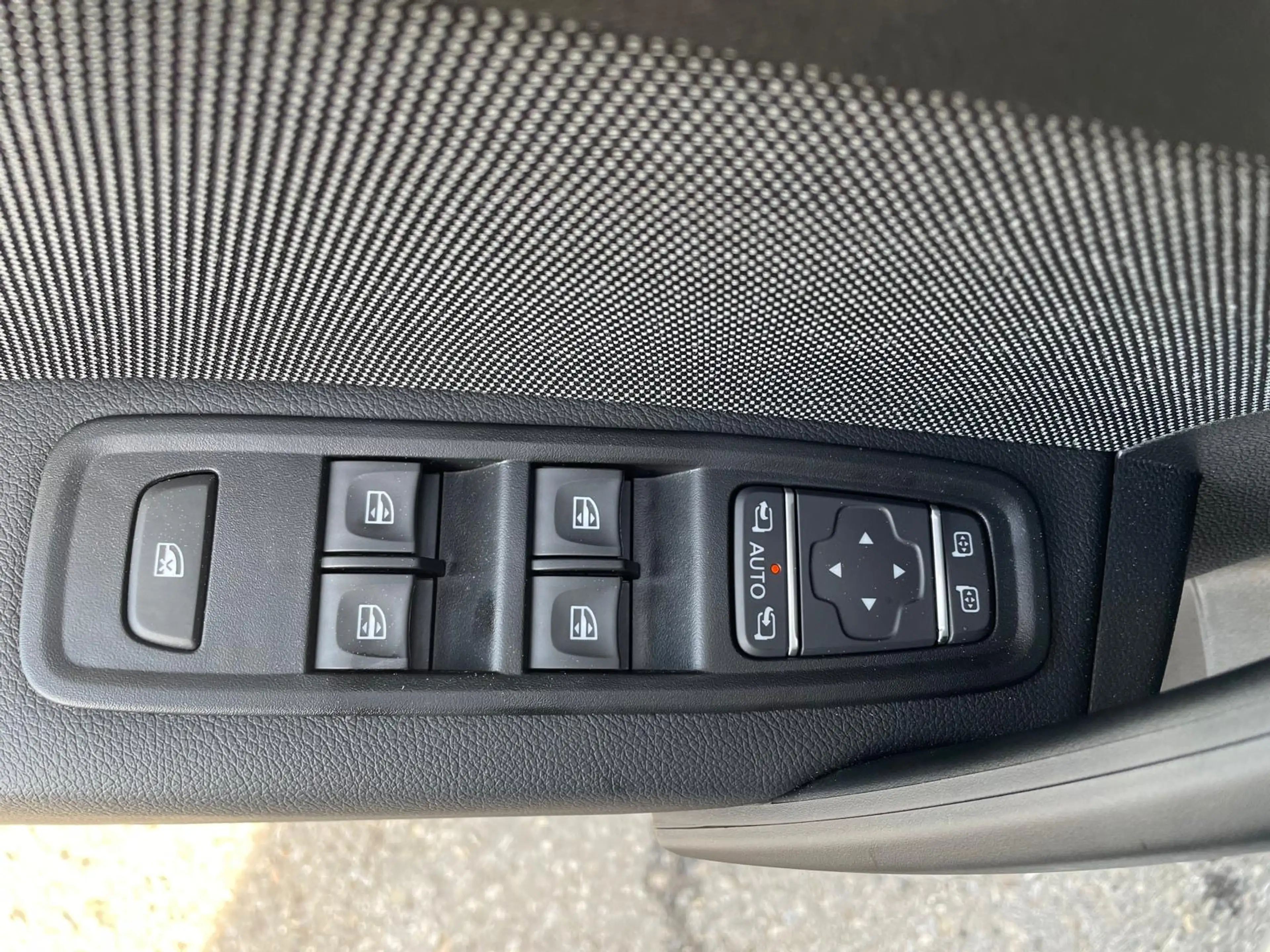 Nissan Townstar Townstar L1 DIG-T 130 Tekna 7DCT Tekna — photo 9