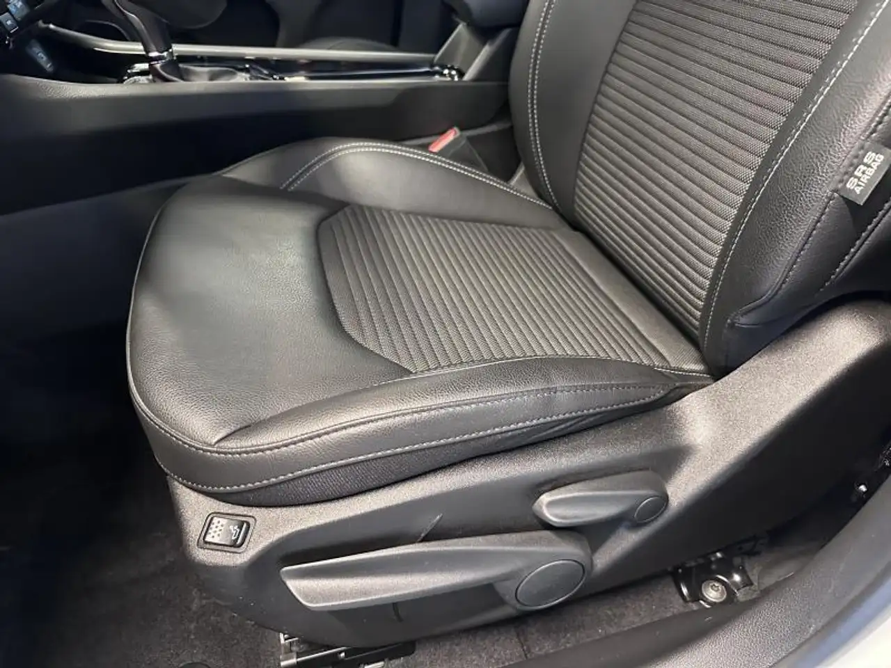 Jeep Compass 1.5 E-HYBRID LIMITED T4 130 DCT 7 16