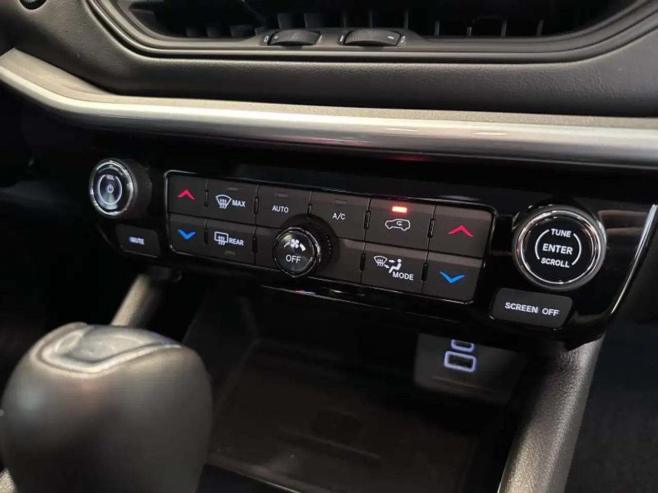 Jeep Compass 1.5 E-HYBRID LIMITED T4 130 DCT 7 17