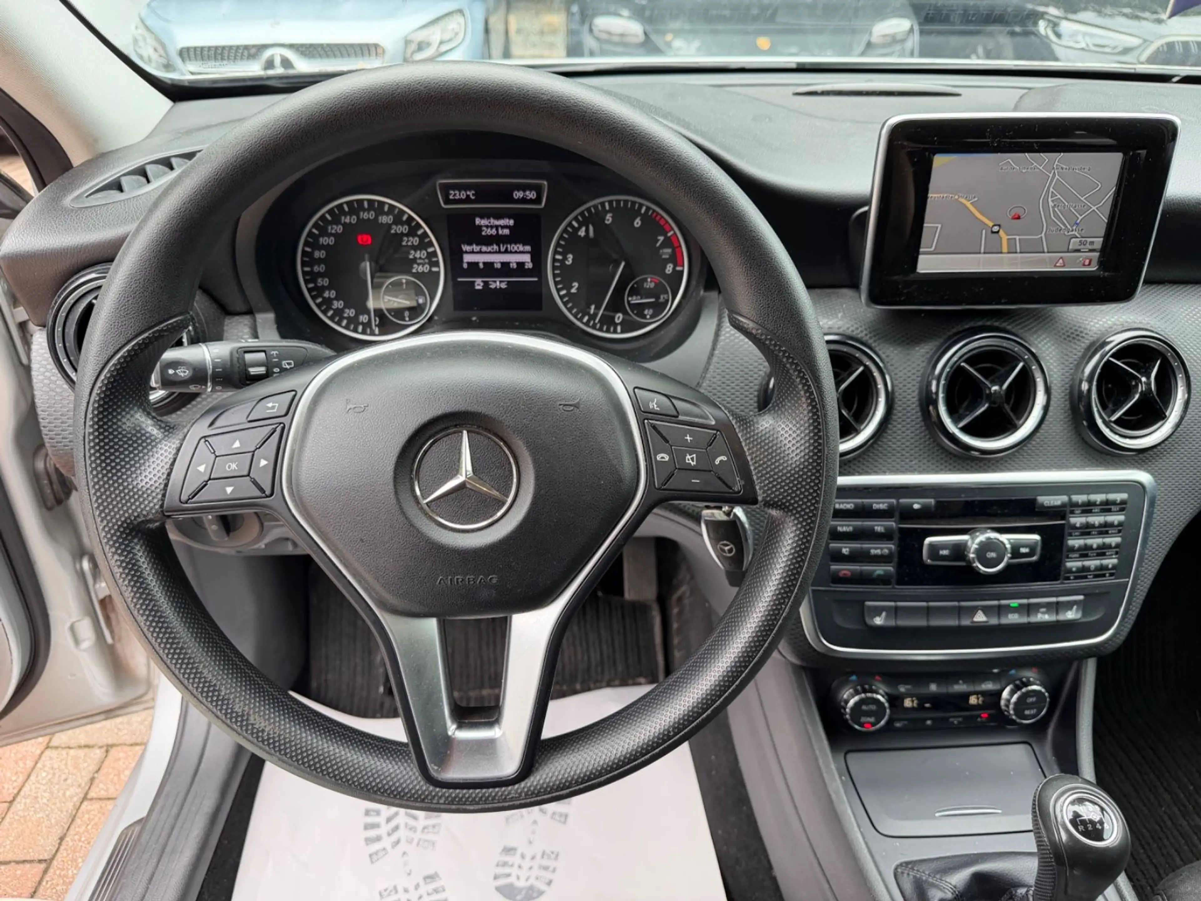 Mercedes-Benz A 180 BlueEfficiency Klima 8-Fach Euro 6 — photo 12